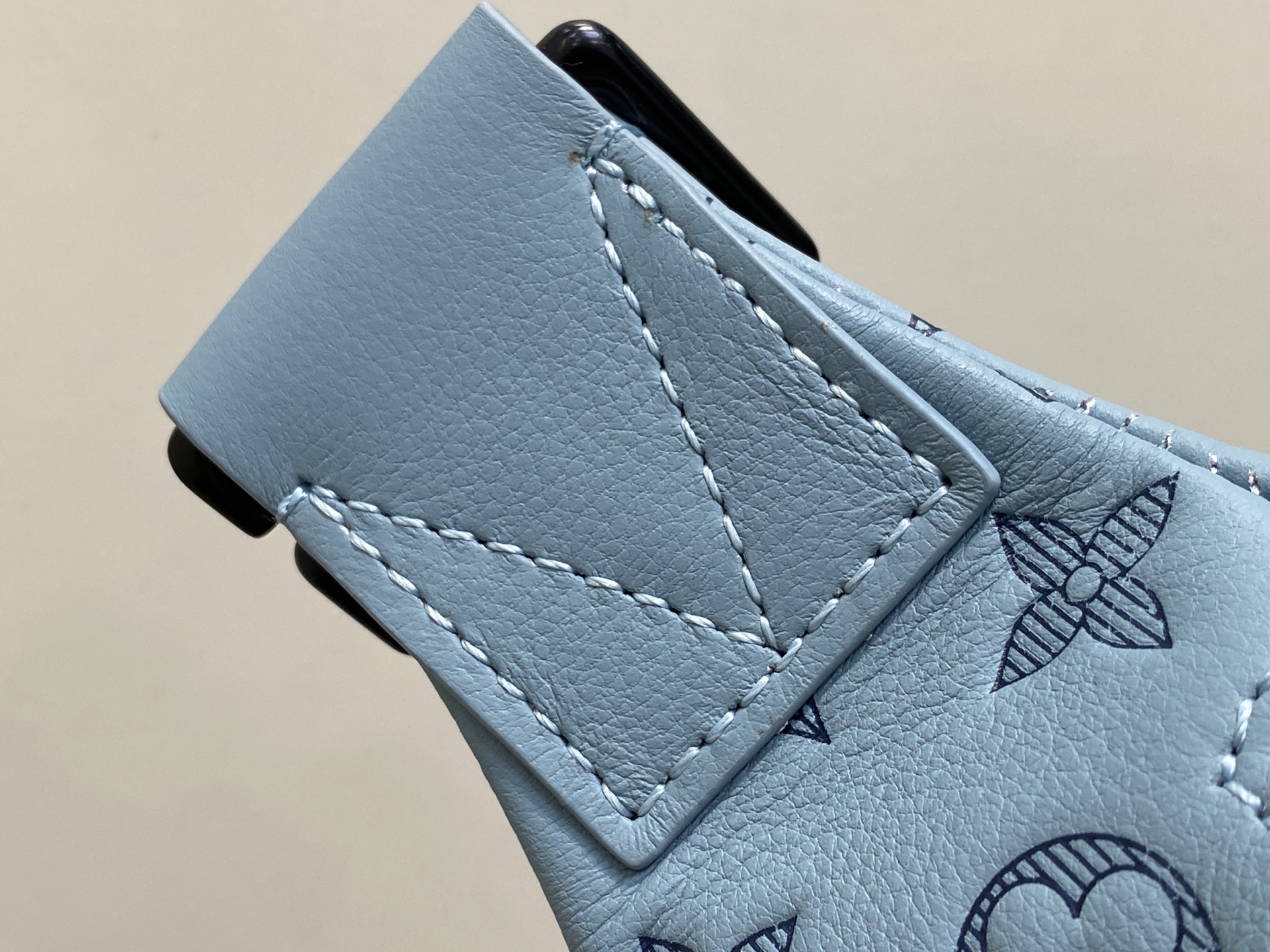 Louis Vuitton Rush Bumbag Bag ( 30 x 15 x 8CM)