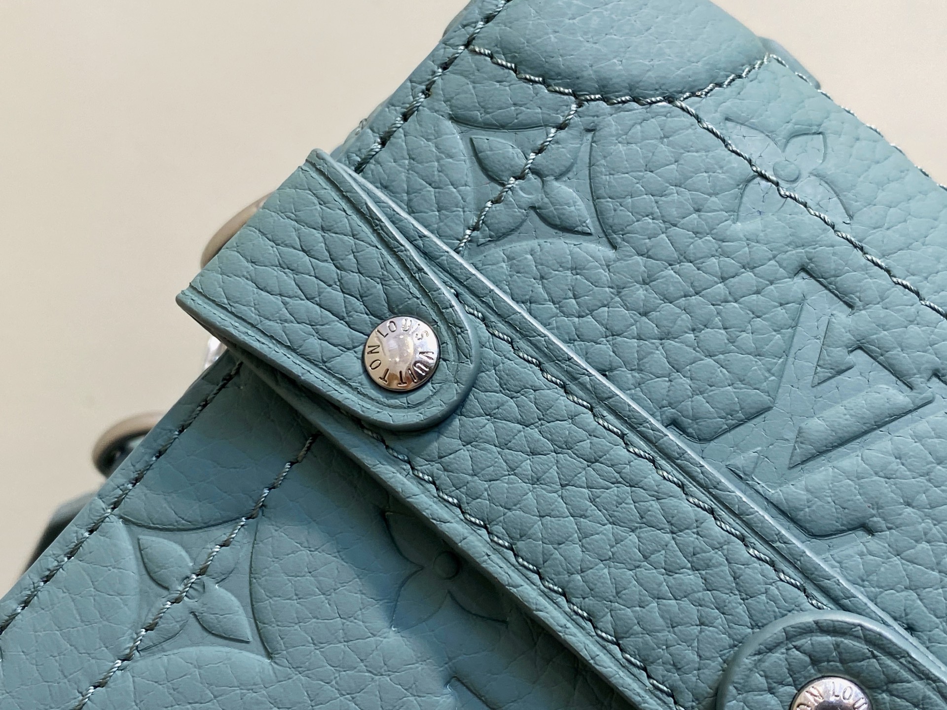 Louis Vuitton Soul Trunk Bag (19x15x7CM)