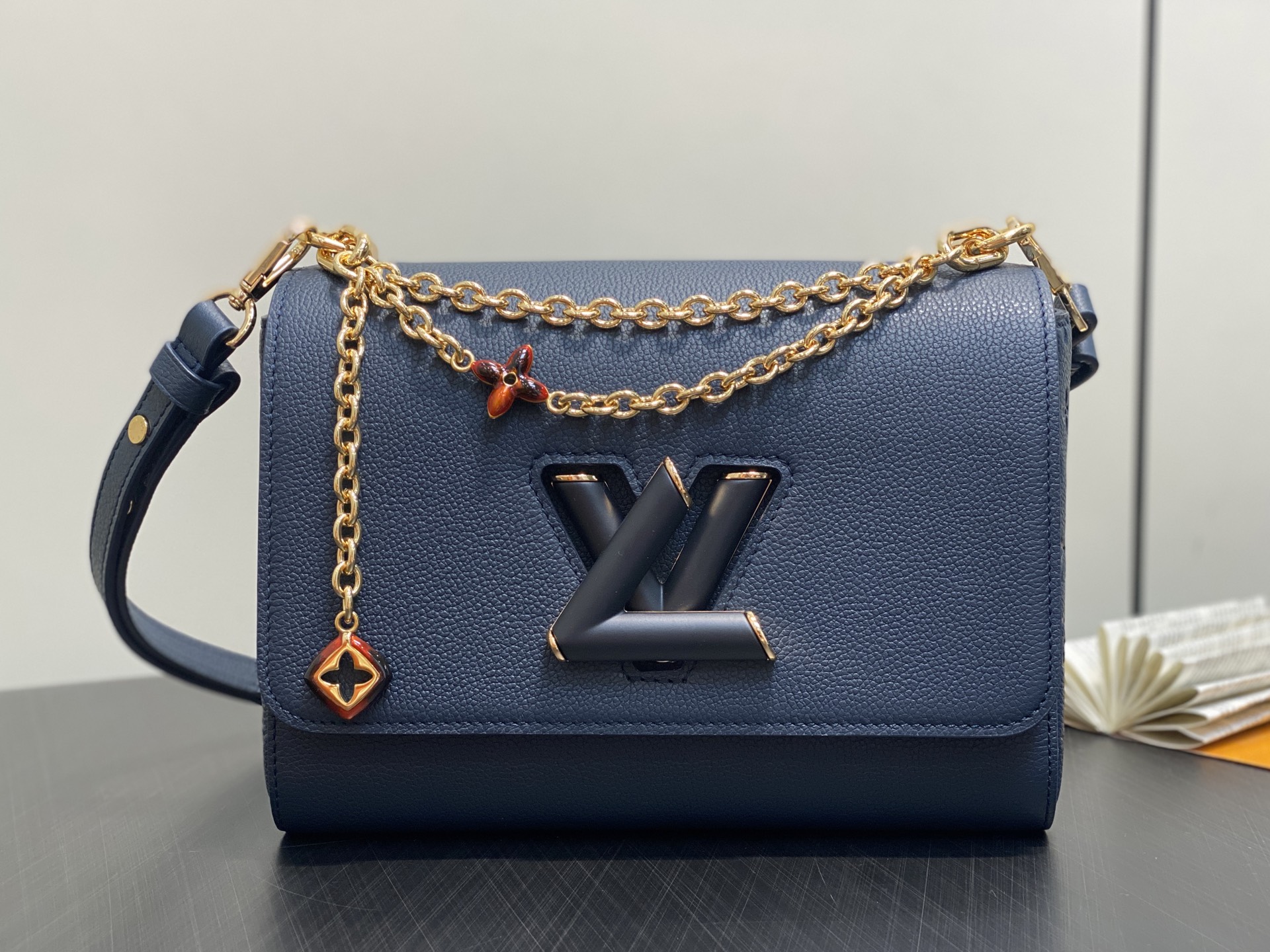 Louis Vuitton Twist Slim MM Bag (23 x 16 x 8CM)