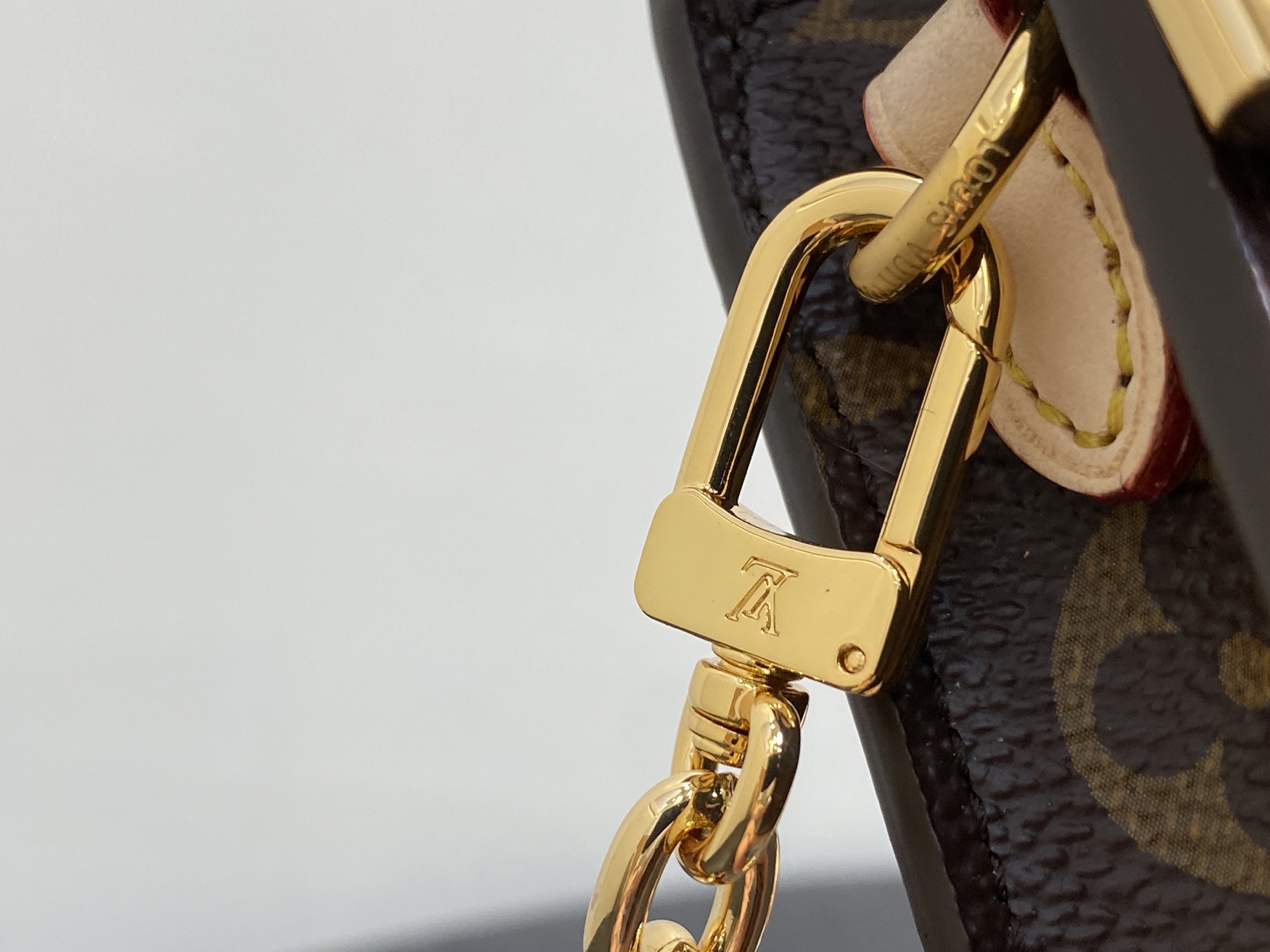 Louis Vuitton Métis Bag(17.5 x 4 x 10.4CM)