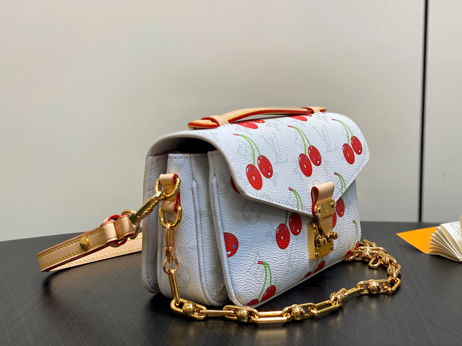 Louis Vuitton x TM Pochette Métis East West (21.5x13.5x6CM)