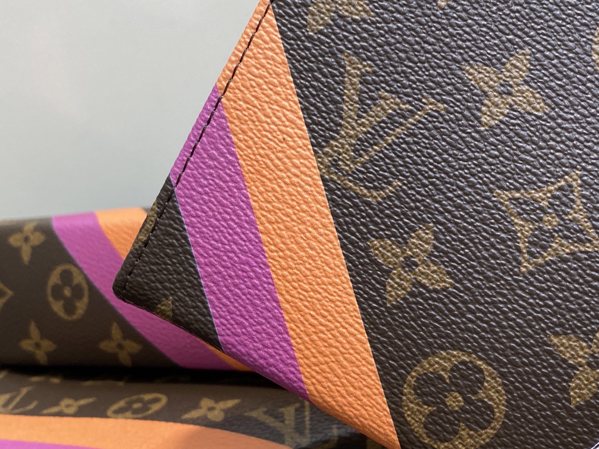 Louis Vuitton Trio Mon Monogram Pouch(20 x 5.5 x 25CM)