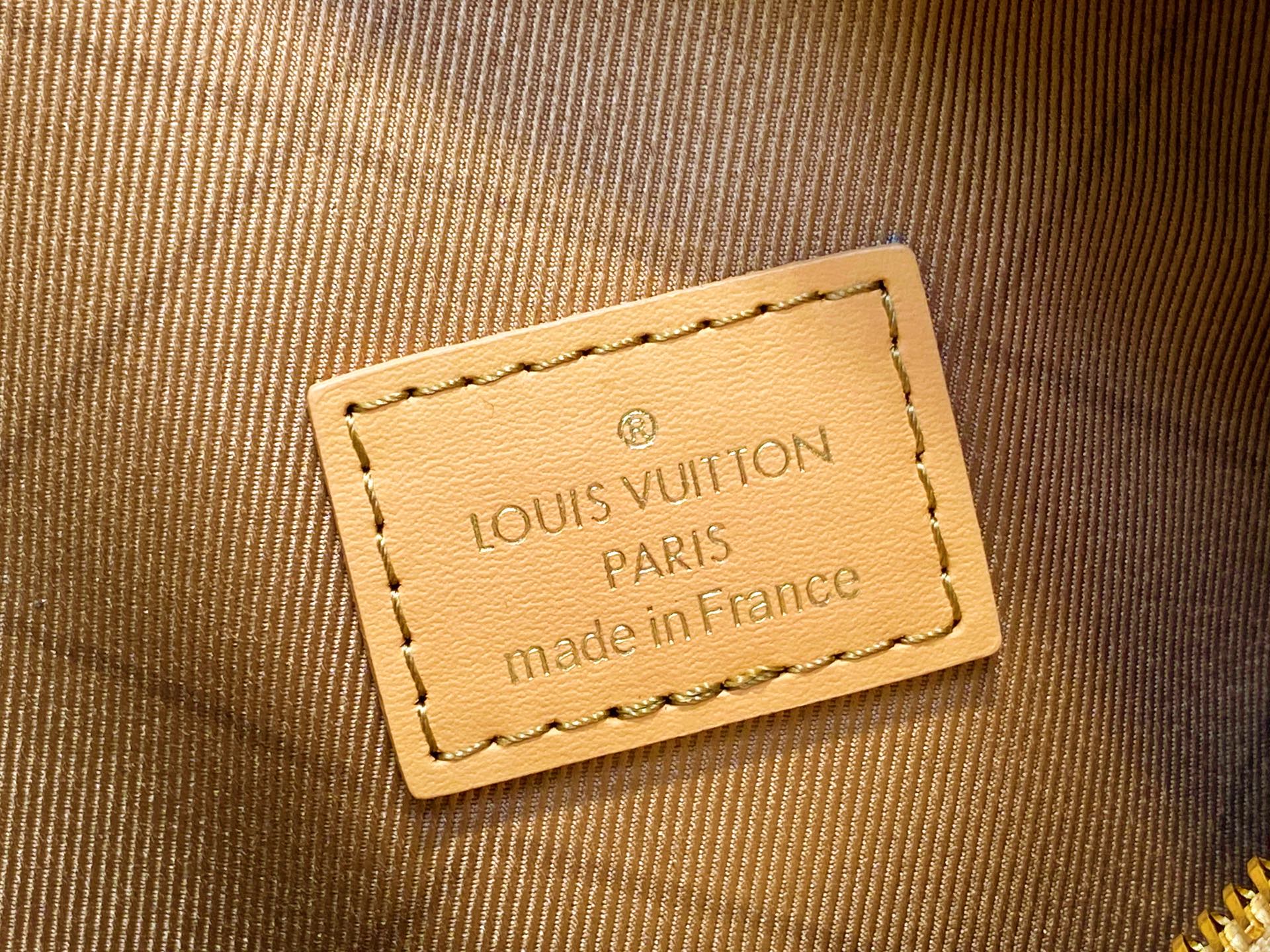 Louis Vuitton Side Trunk Bag (23.5 x 16.0 x 8.5CM)