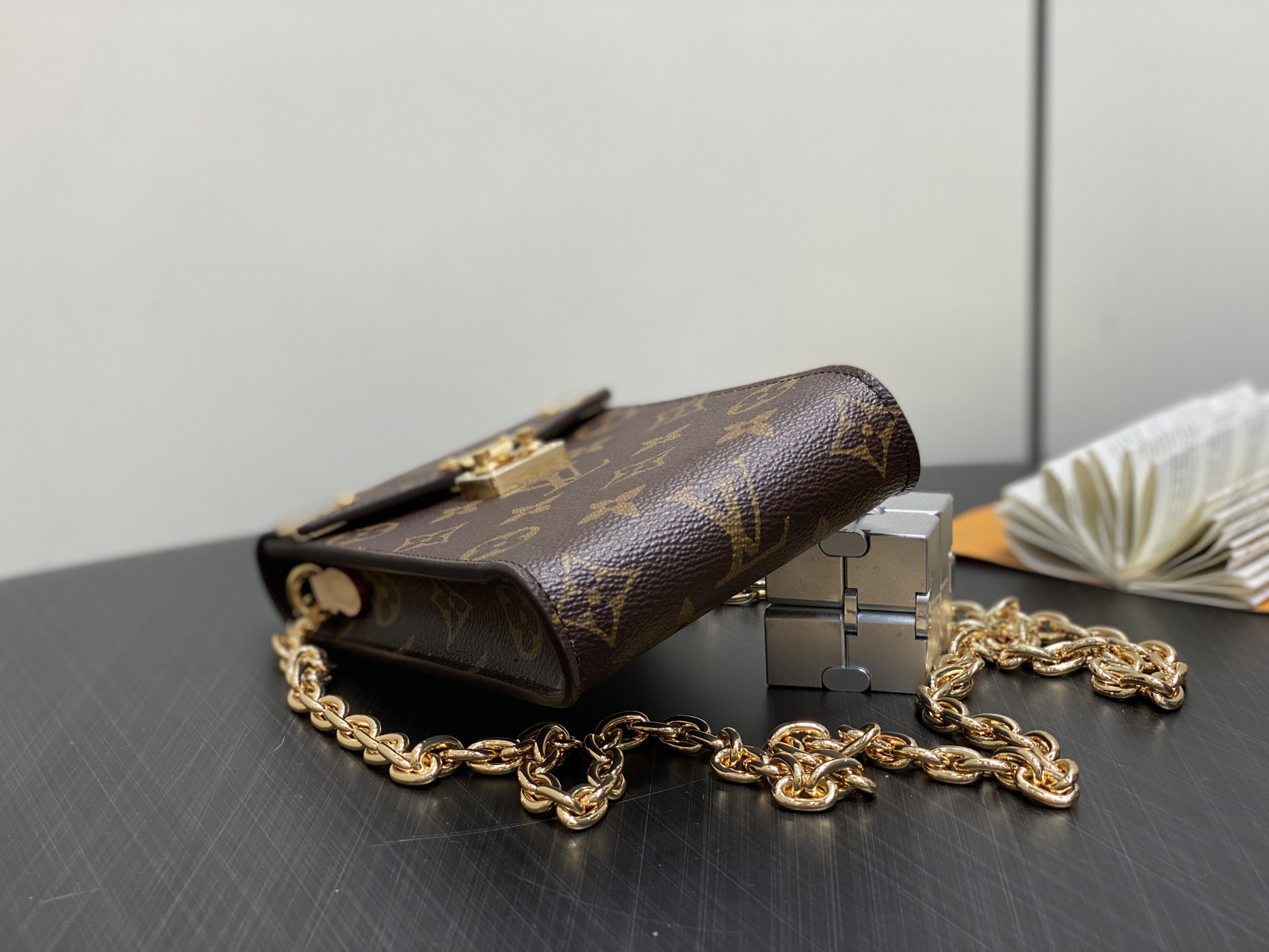 Louis Vuitton Métis Bag(17.5 x 4 x 10.4CM)