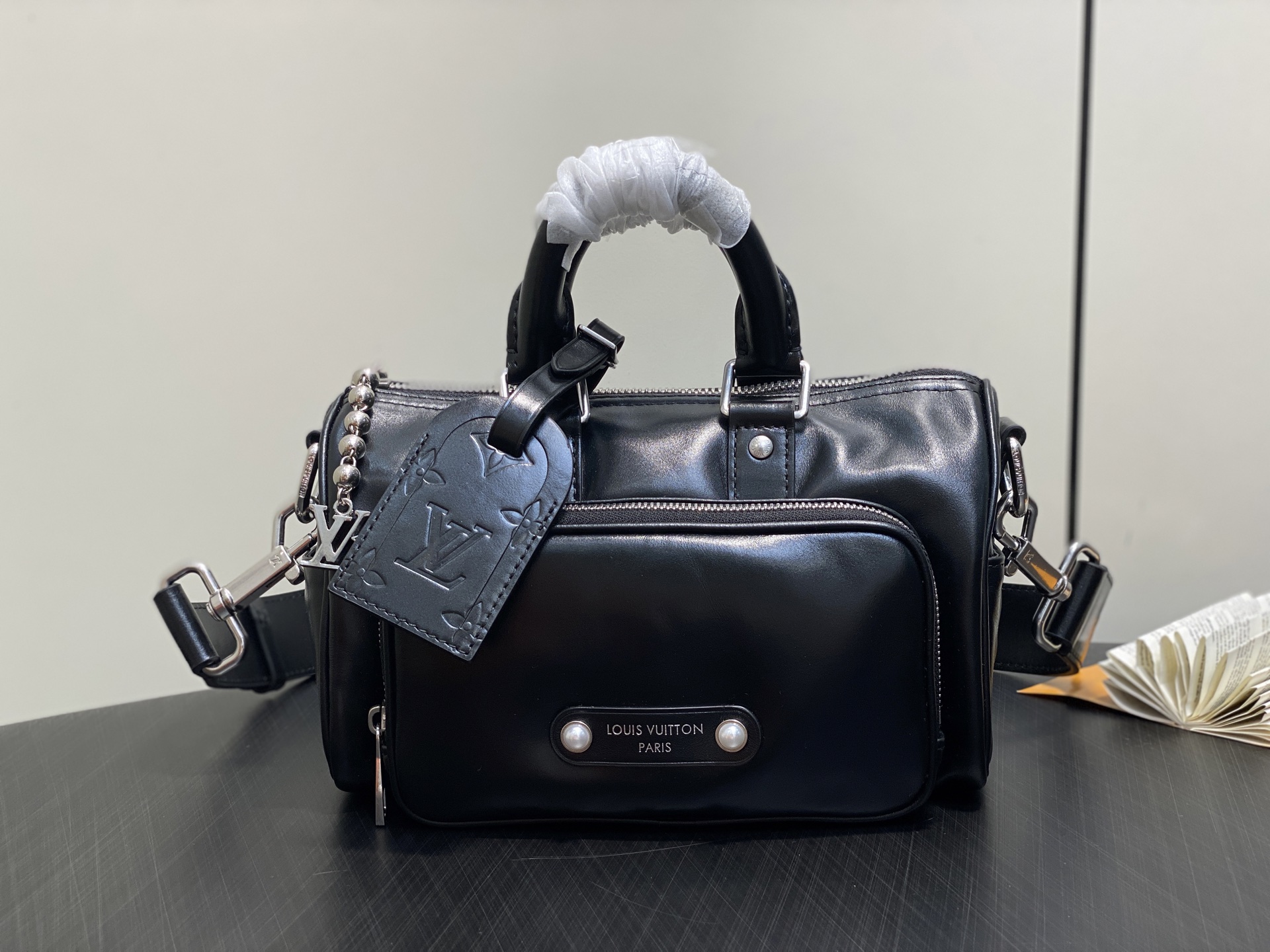 Louis Vuitton Keepall Bandoulière 25 (15 x 11 x 25CM)