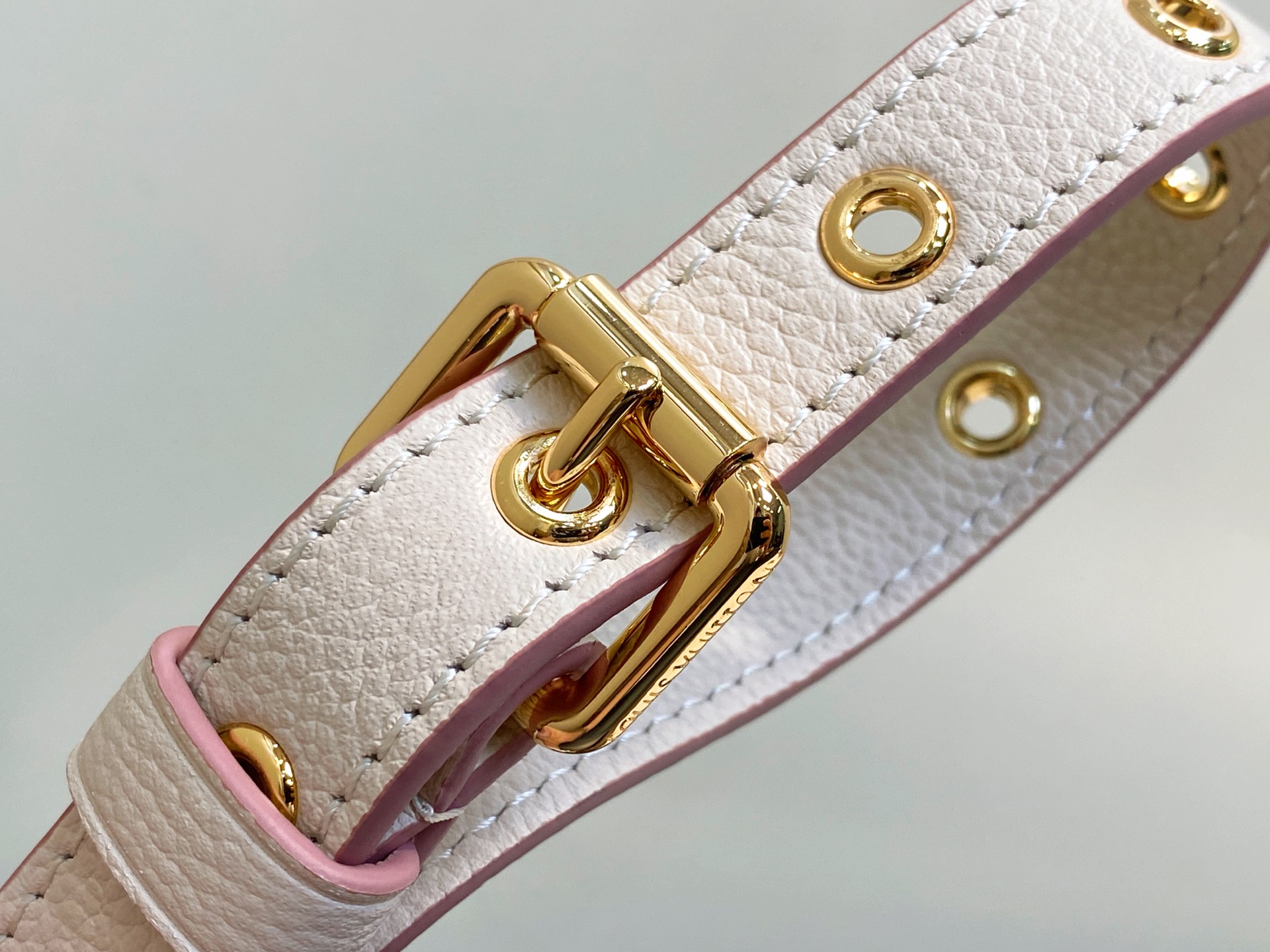 Louis Vuitton Pochette Métis MM( 25*20*7CM)