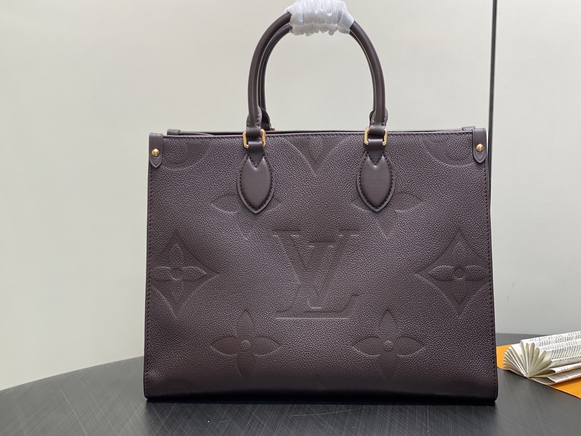 Louis Vuitton Onthego MM-35 x 27 x 14CM
