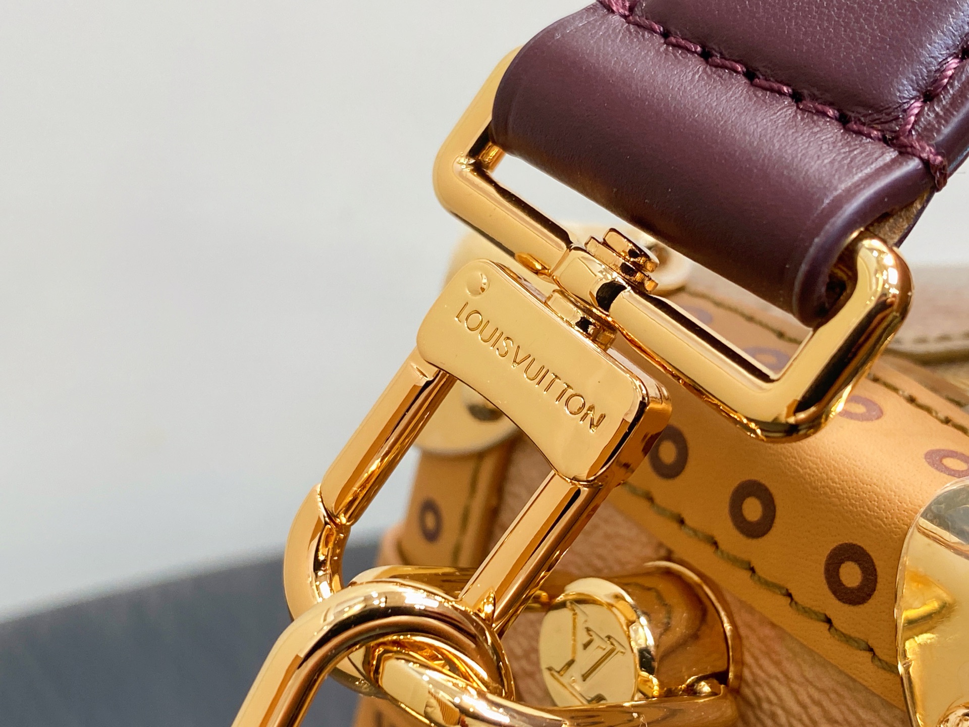 Louis Vuitton Side Trunk Bag (23.5 x 16.0 x 8.5CM)