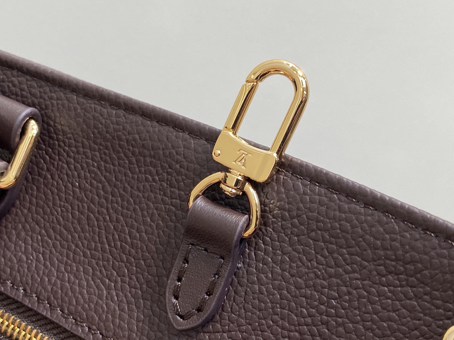 Louis Vuitton Onthego MM-35 x 27 x 14CM