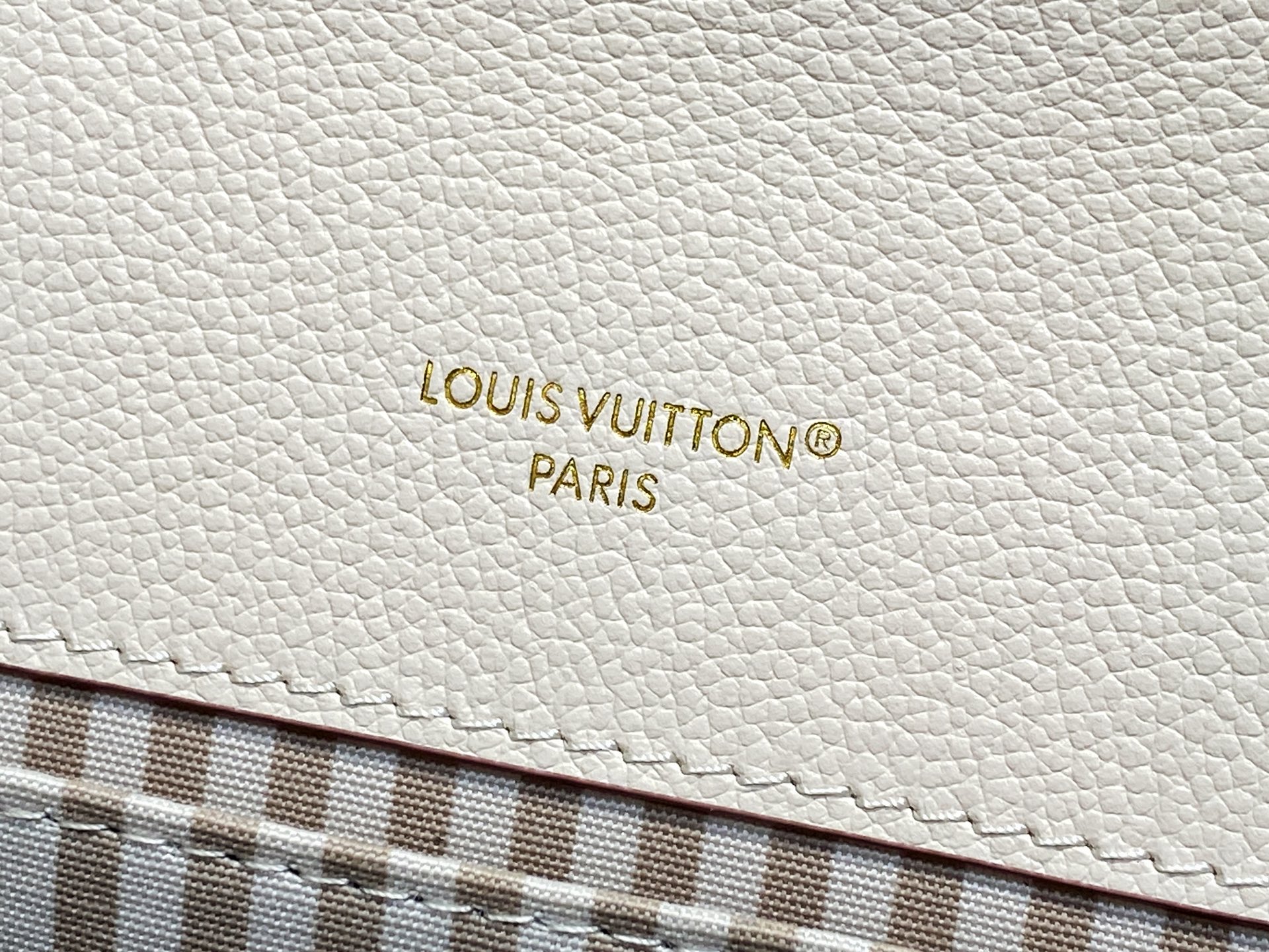 Louis Vuitton Pochette Métis MM( 25*20*7CM)