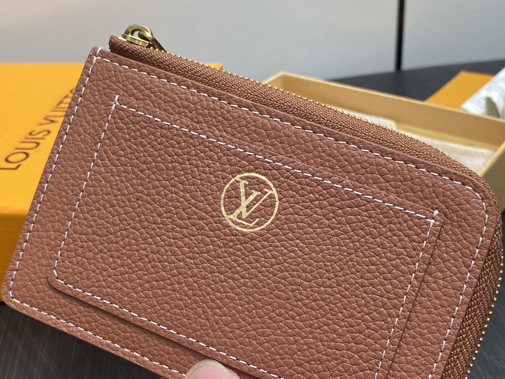 Louis Vuitton Low Key Card Holder(8.5 x 1 x 13CM)