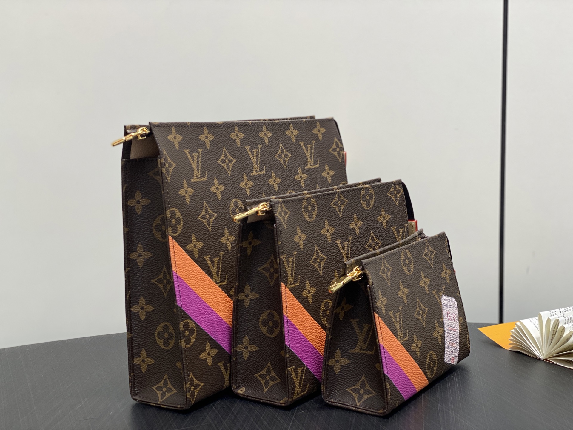 Louis Vuitton Trio Mon Monogram Pouch(20 x 5.5 x 25CM)