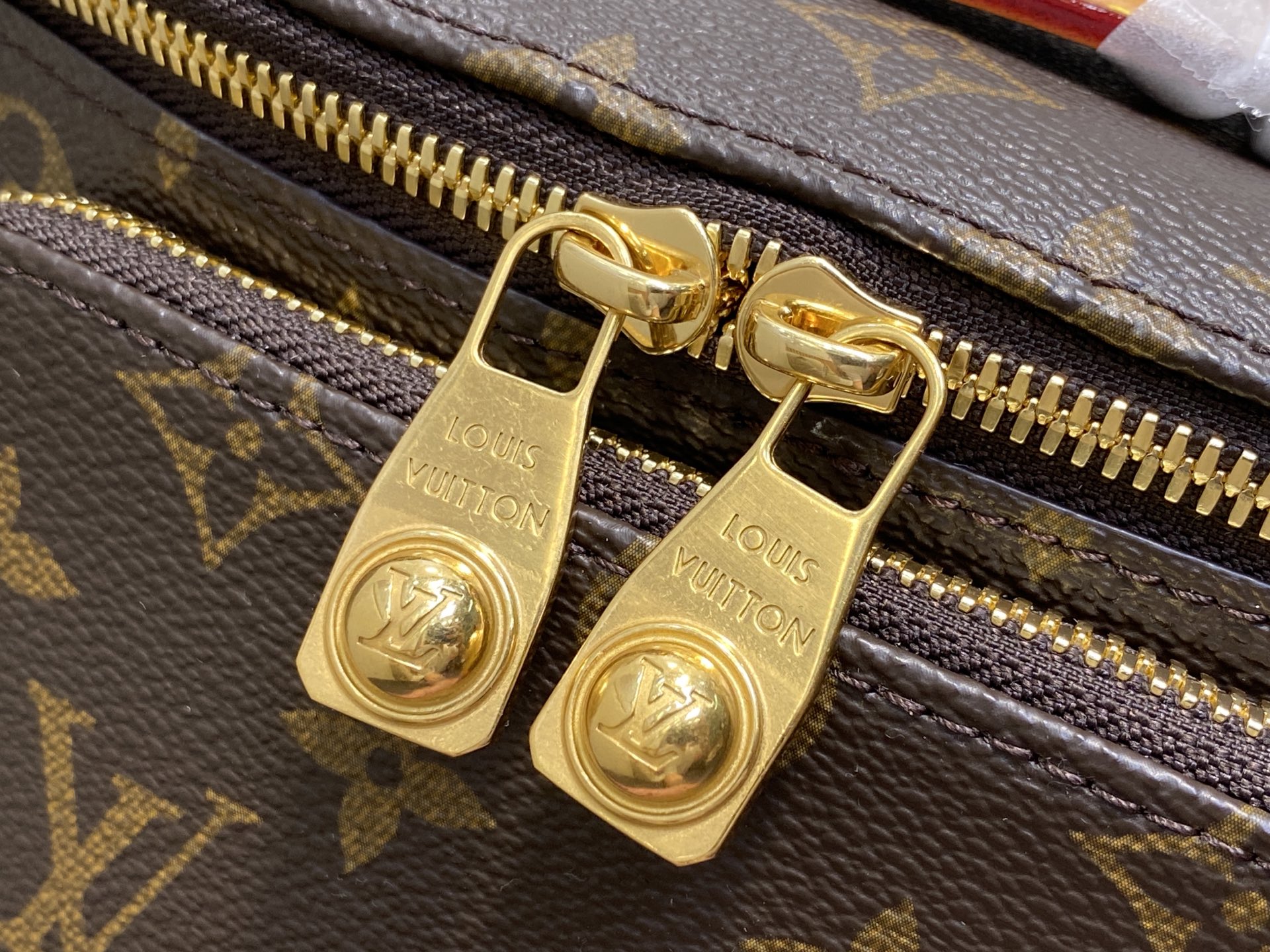 Louis Vuitton Rush Bumbag Bag ( 30 x 15 x 8CM)