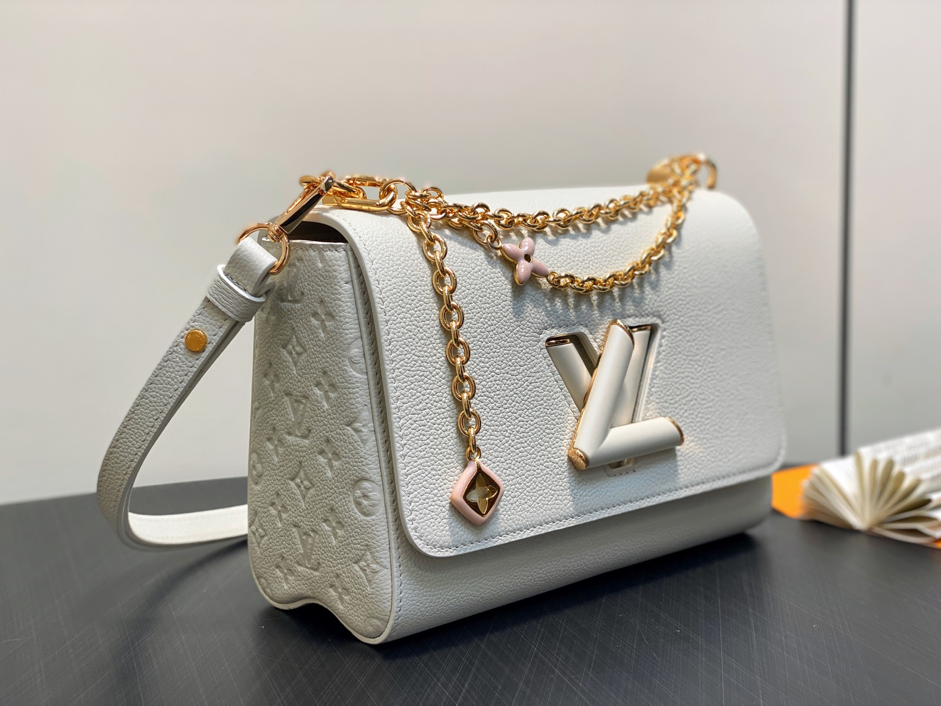 Louis Vuitton Twist Slim MM Bag (23 x 16 x 8CM)