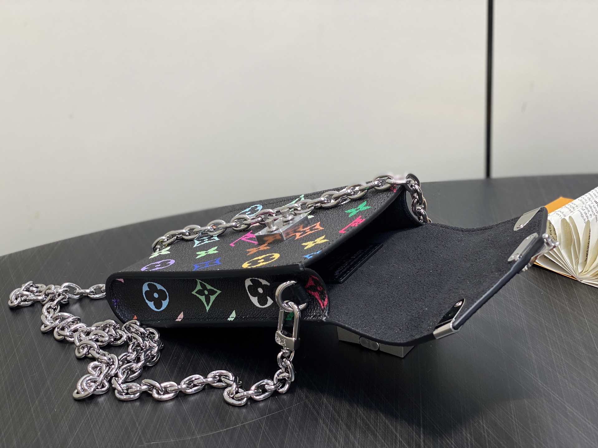 Louis Vuitton Métis Bag(17.5 x 4 x 10.4CM)