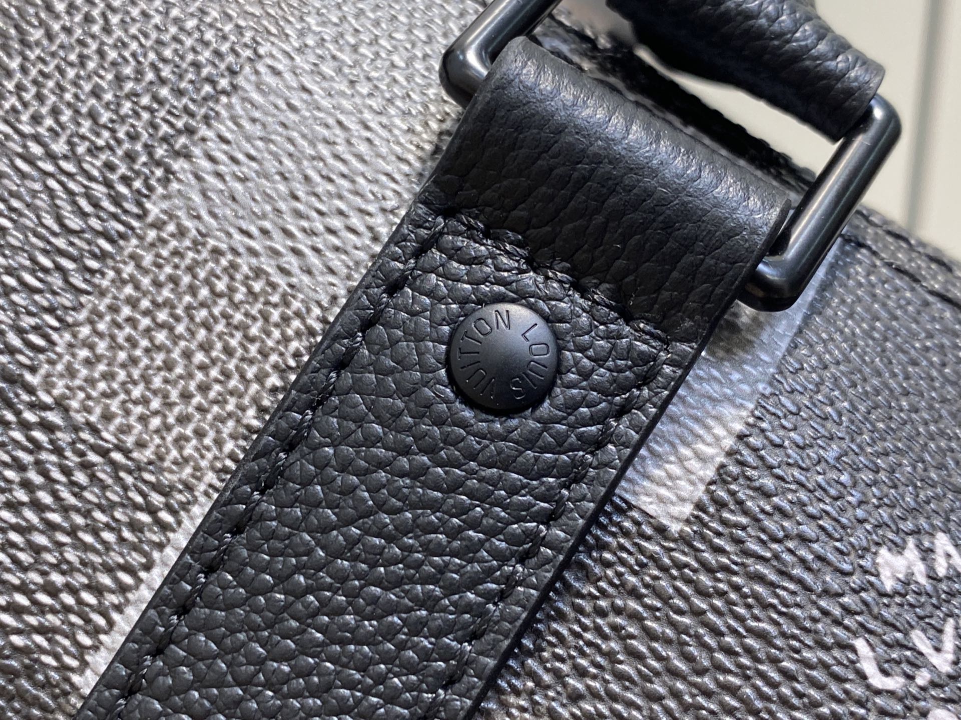 Louis Vuitton Keepall Bandoulière 25 (15 x 11 x 25CM)