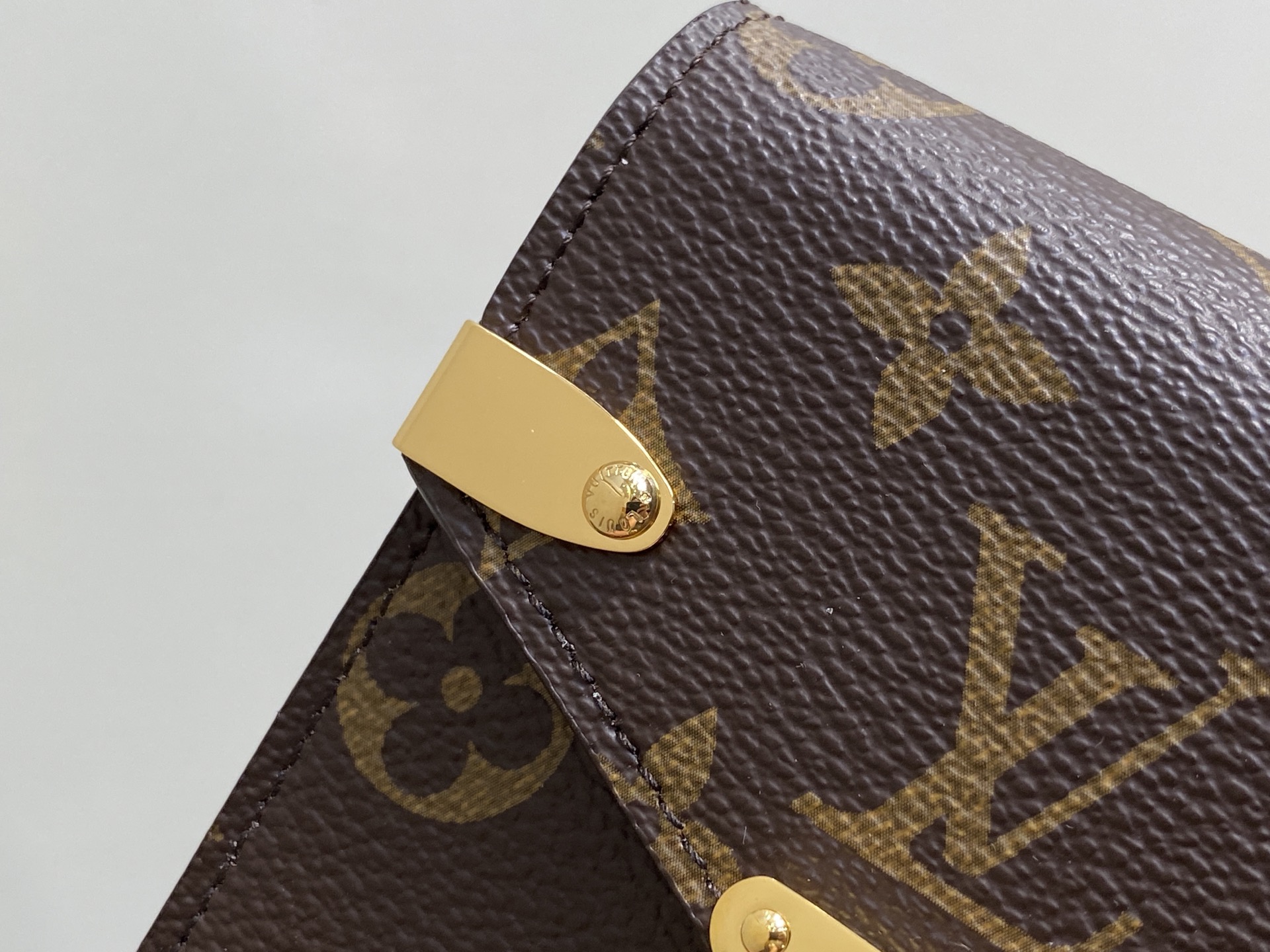 Louis Vuitton Métis Bag(17.5 x 4 x 10.4CM)