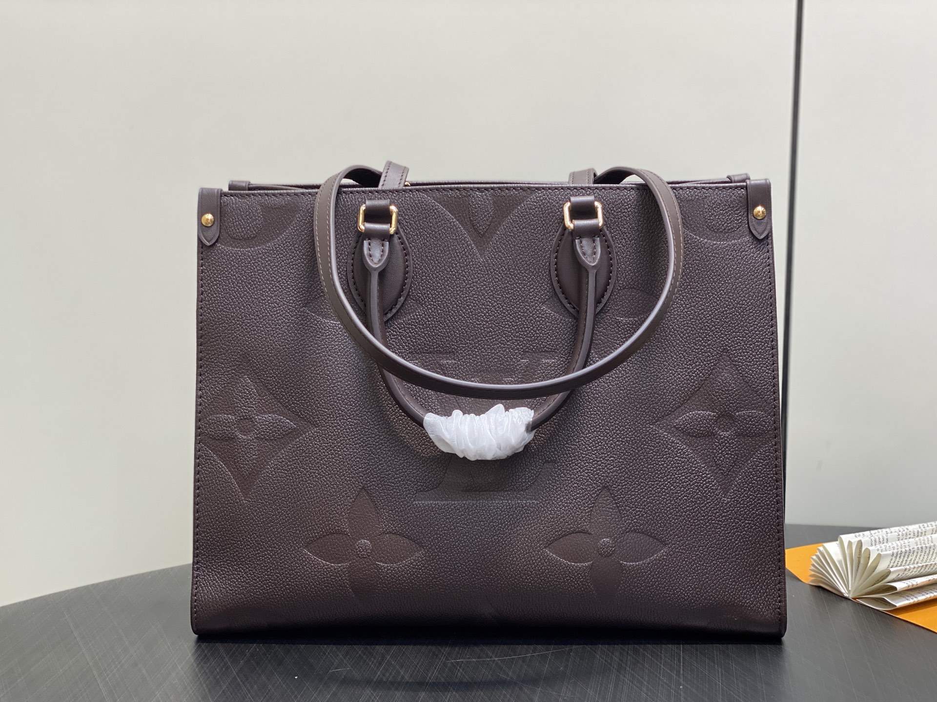 Louis Vuitton Onthego MM-35 x 27 x 14CM