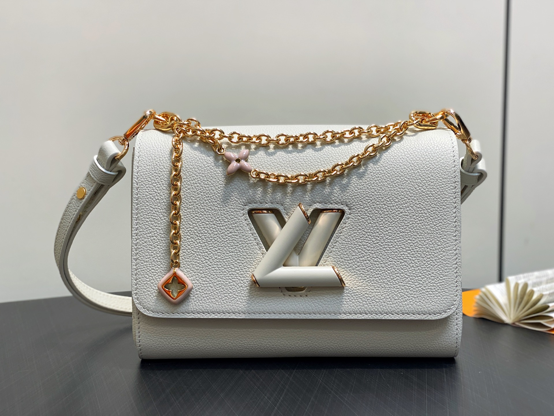 Louis Vuitton Twist Slim MM Bag (23 x 16 x 8CM)