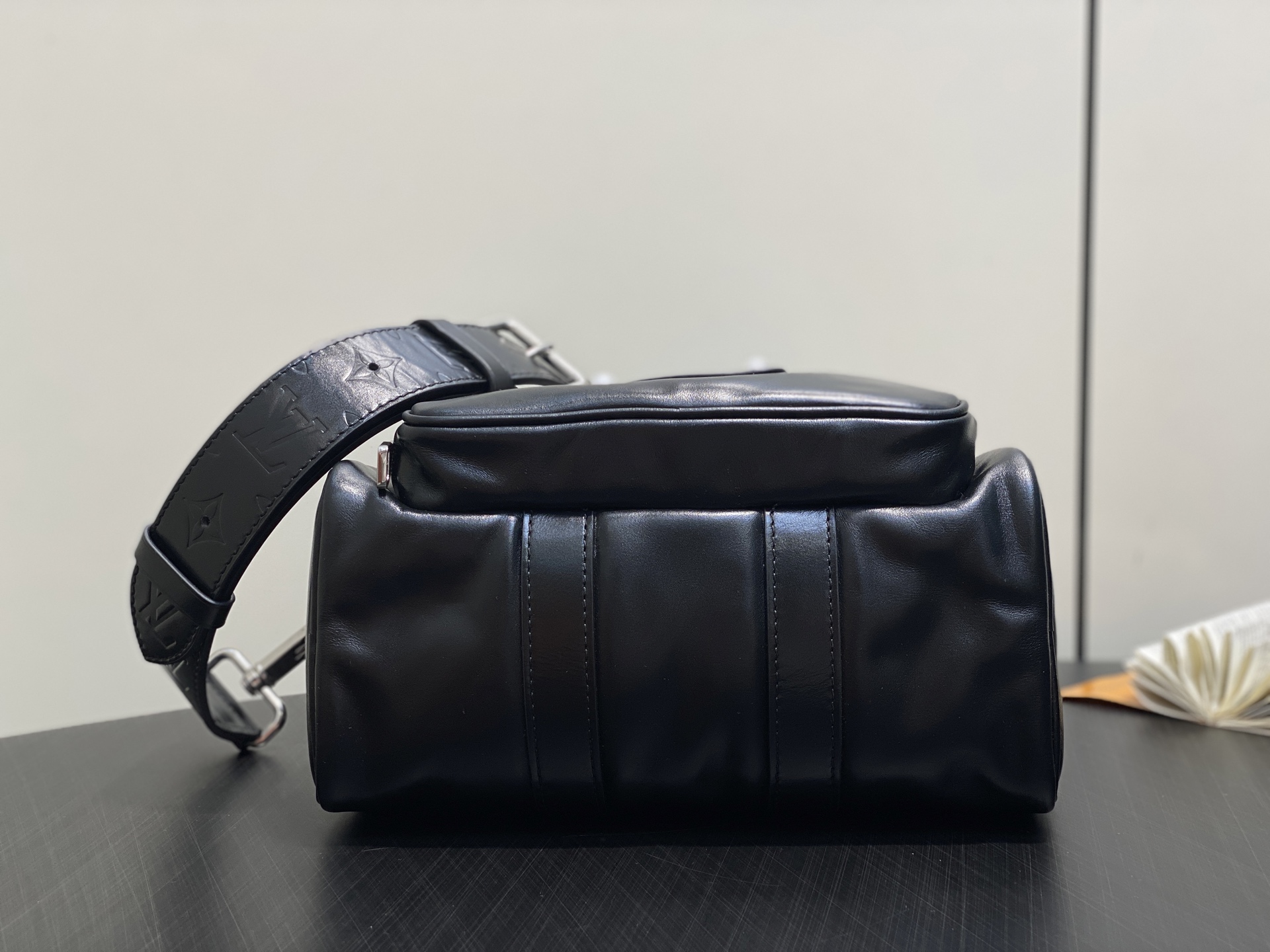 Louis Vuitton Keepall Bandoulière 25 (15 x 11 x 25CM)