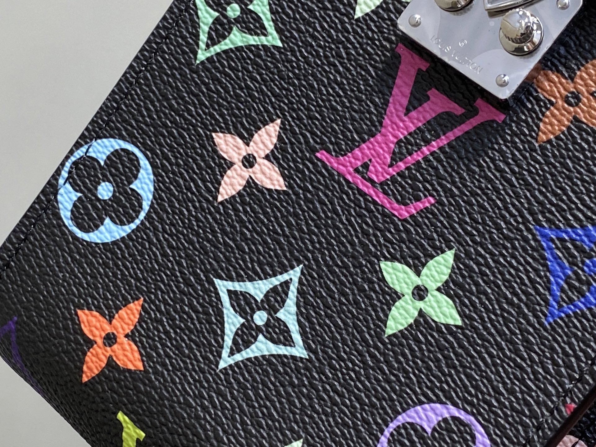 Louis Vuitton Métis Bag(17.5 x 4 x 10.4CM)