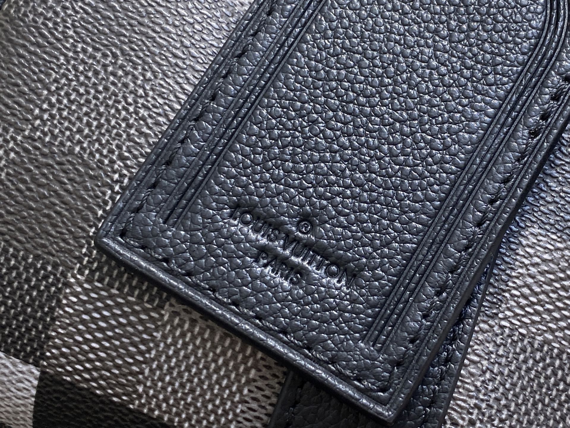 Louis Vuitton Keepall Bandoulière 25 (15 x 11 x 25CM)