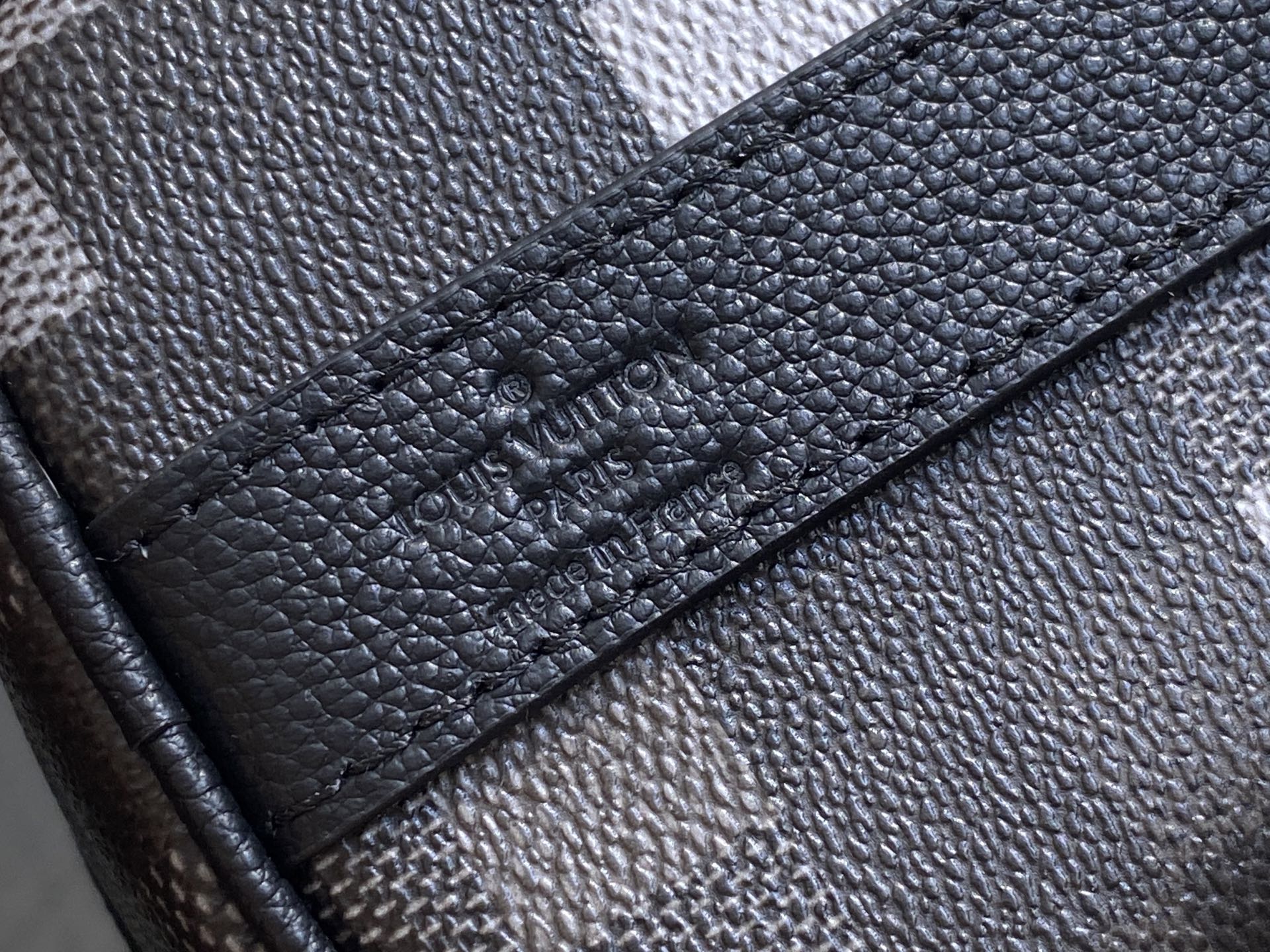 Louis Vuitton Keepall Bandoulière 25 (15 x 11 x 25CM)