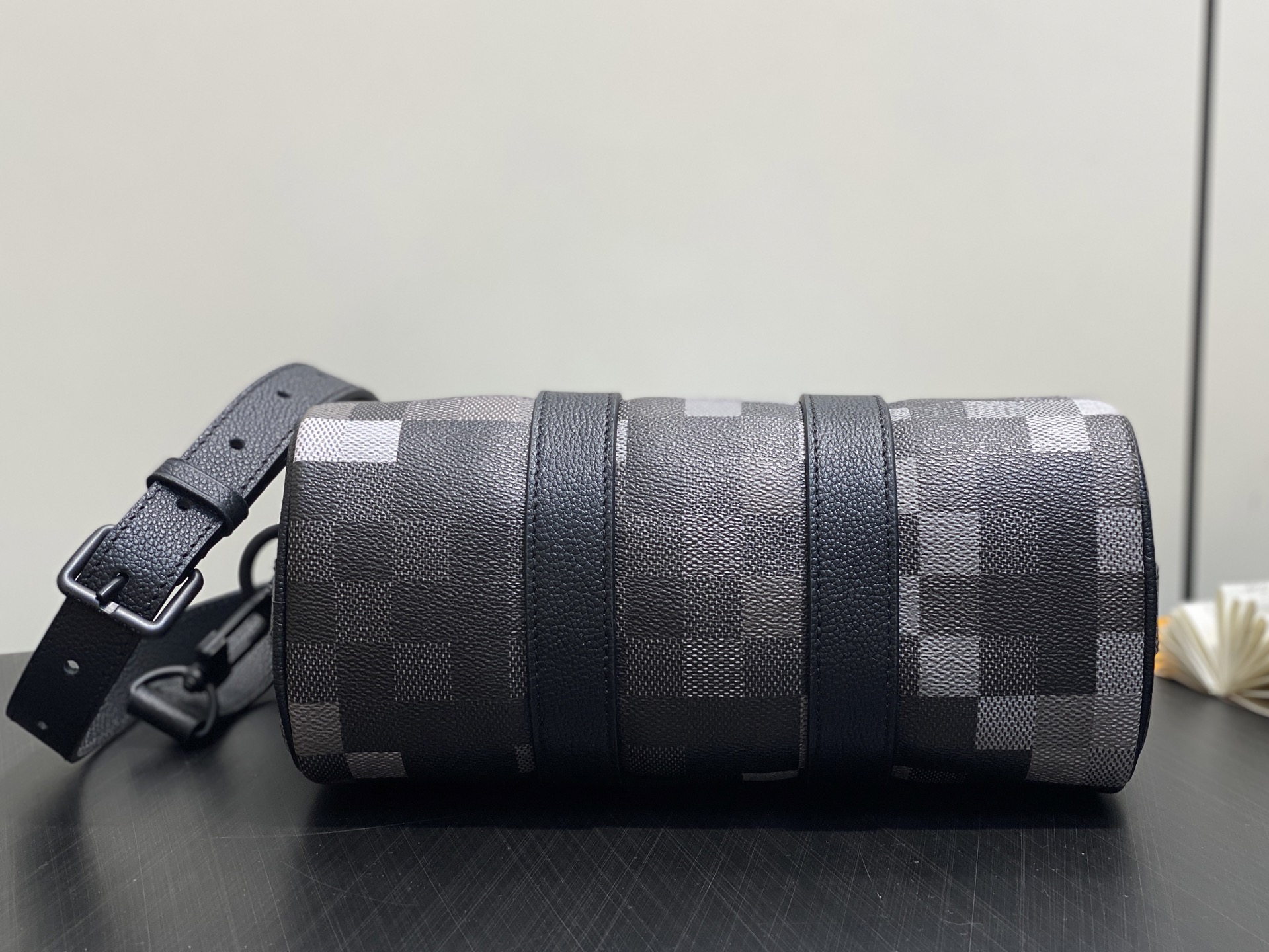 Louis Vuitton Keepall Bandoulière 25 (15 x 11 x 25CM)