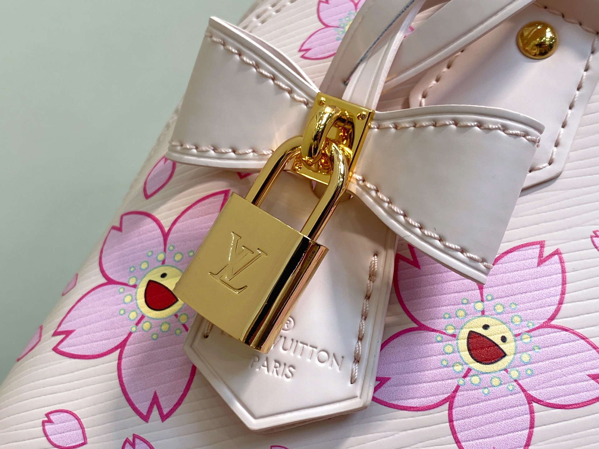 LV × TM ALMA BB(23.5 x 17.5 x 11.5)