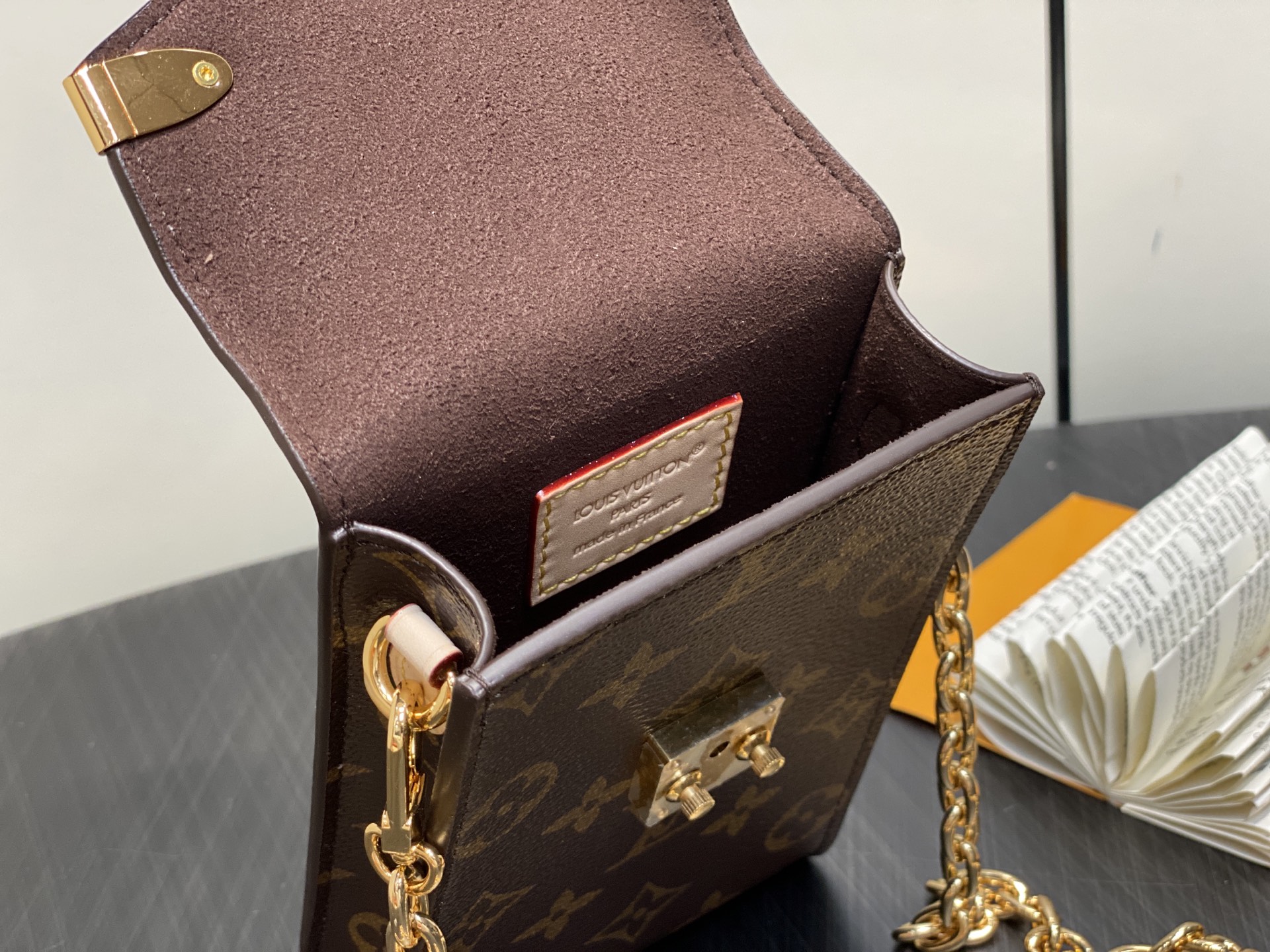 Louis Vuitton Métis Bag(17.5 x 4 x 10.4CM)