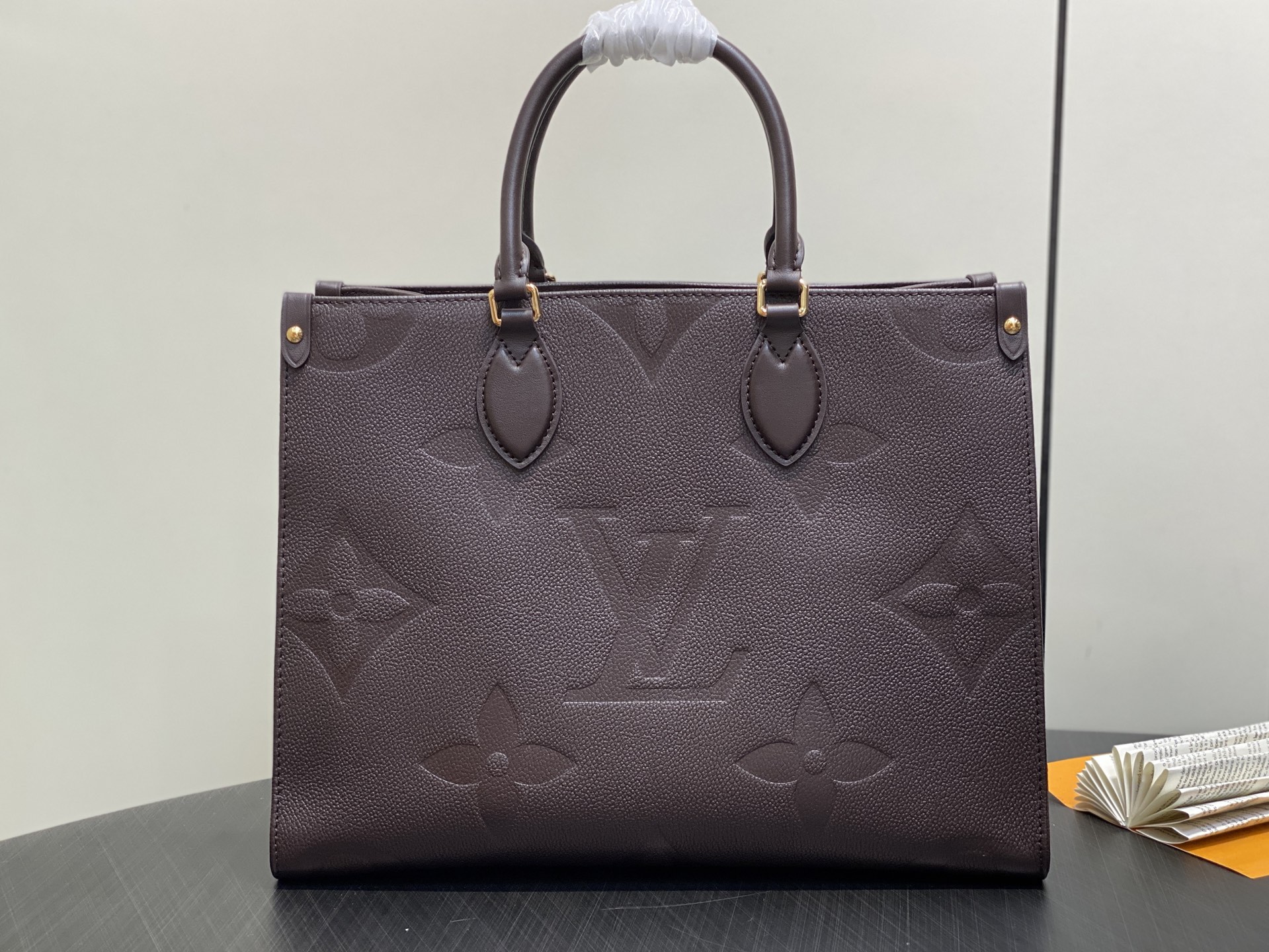 Louis Vuitton Onthego MM-35 x 27 x 14CM