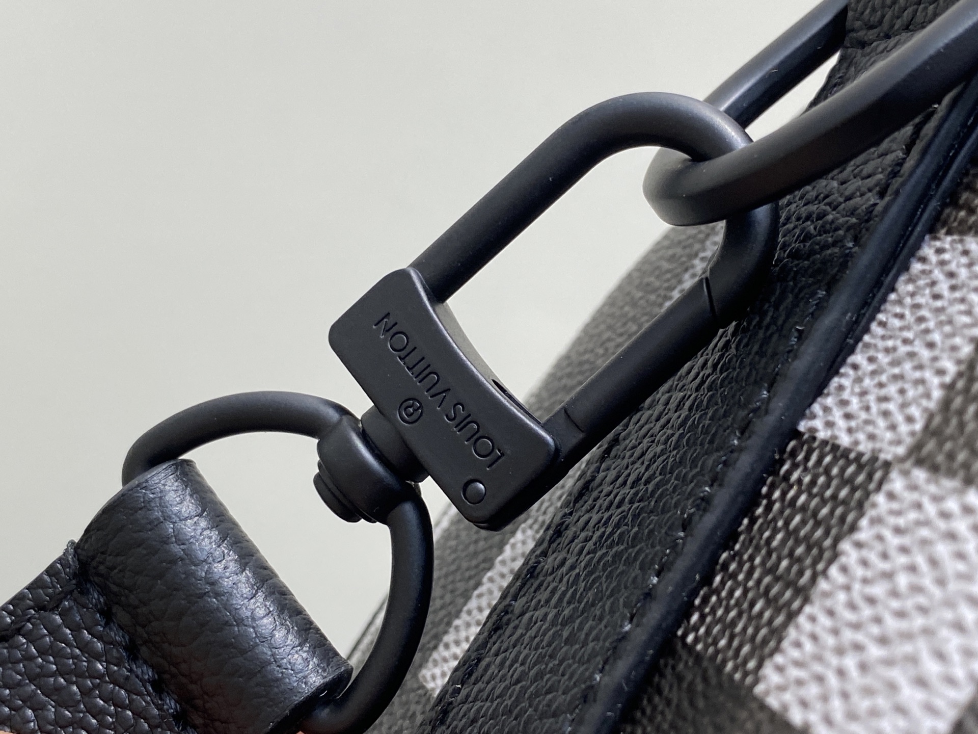 Louis Vuitton Keepall Bandoulière 25 (15 x 11 x 25CM)