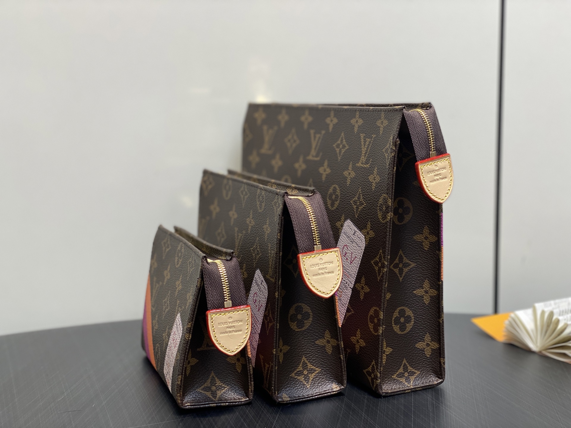 Louis Vuitton Trio Mon Monogram Pouch(20 x 5.5 x 25CM)