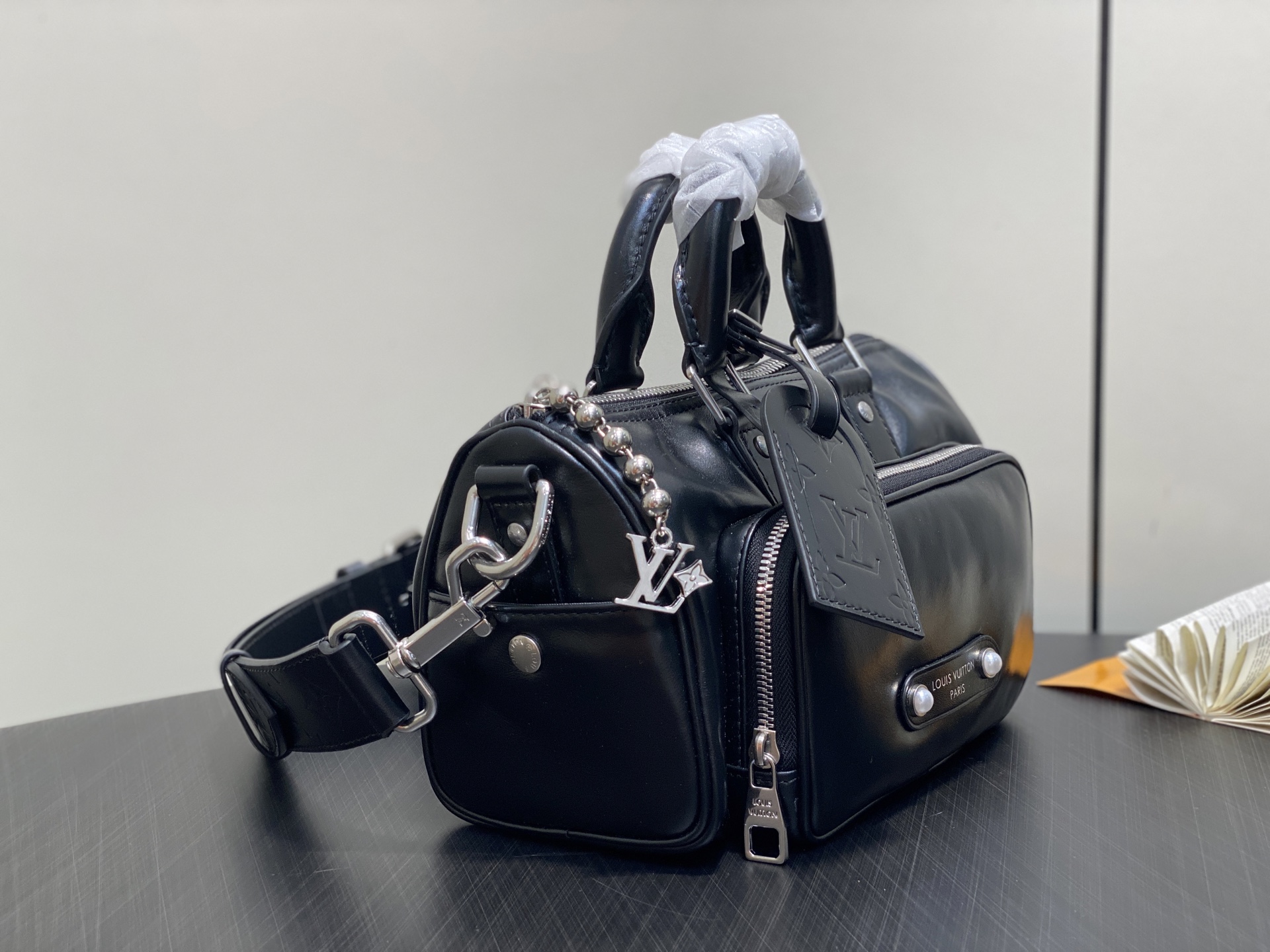 Louis Vuitton Keepall Bandoulière 25 (15 x 11 x 25CM)