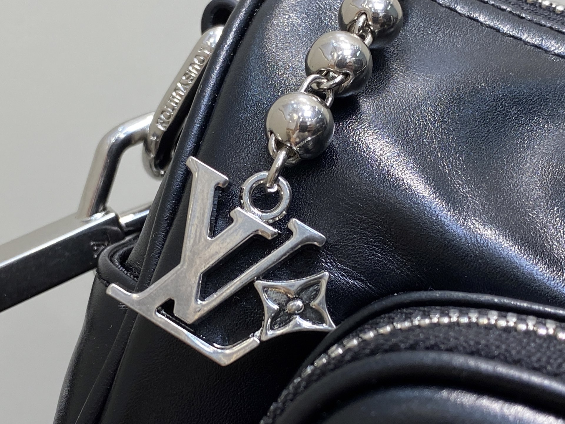 Louis Vuitton Keepall Bandoulière 25 (15 x 11 x 25CM)