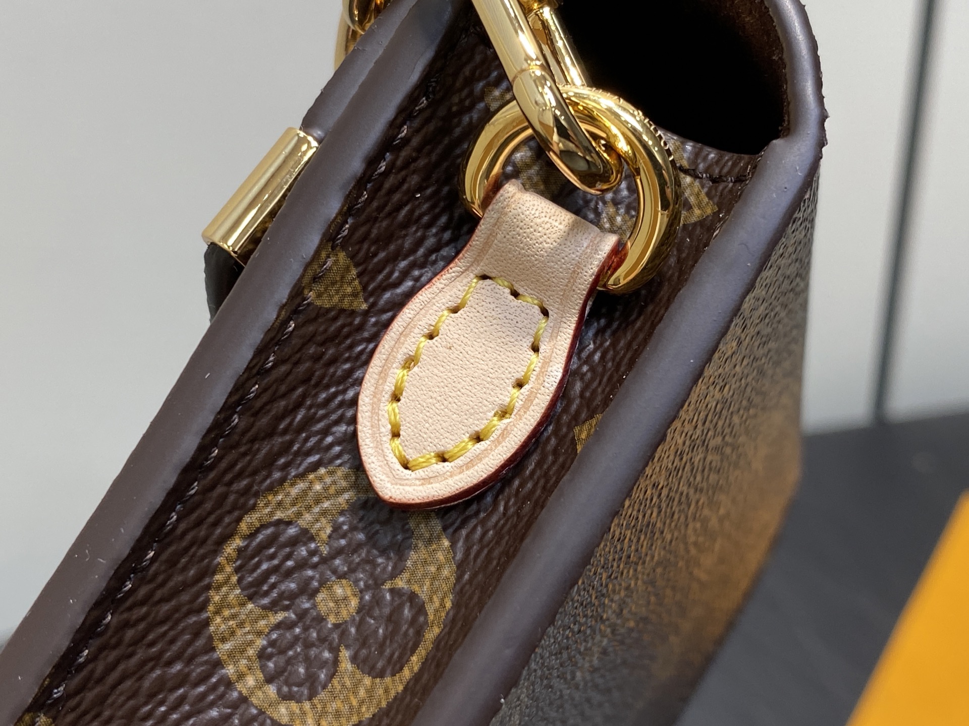 Louis Vuitton Métis Bag(17.5 x 4 x 10.4CM)