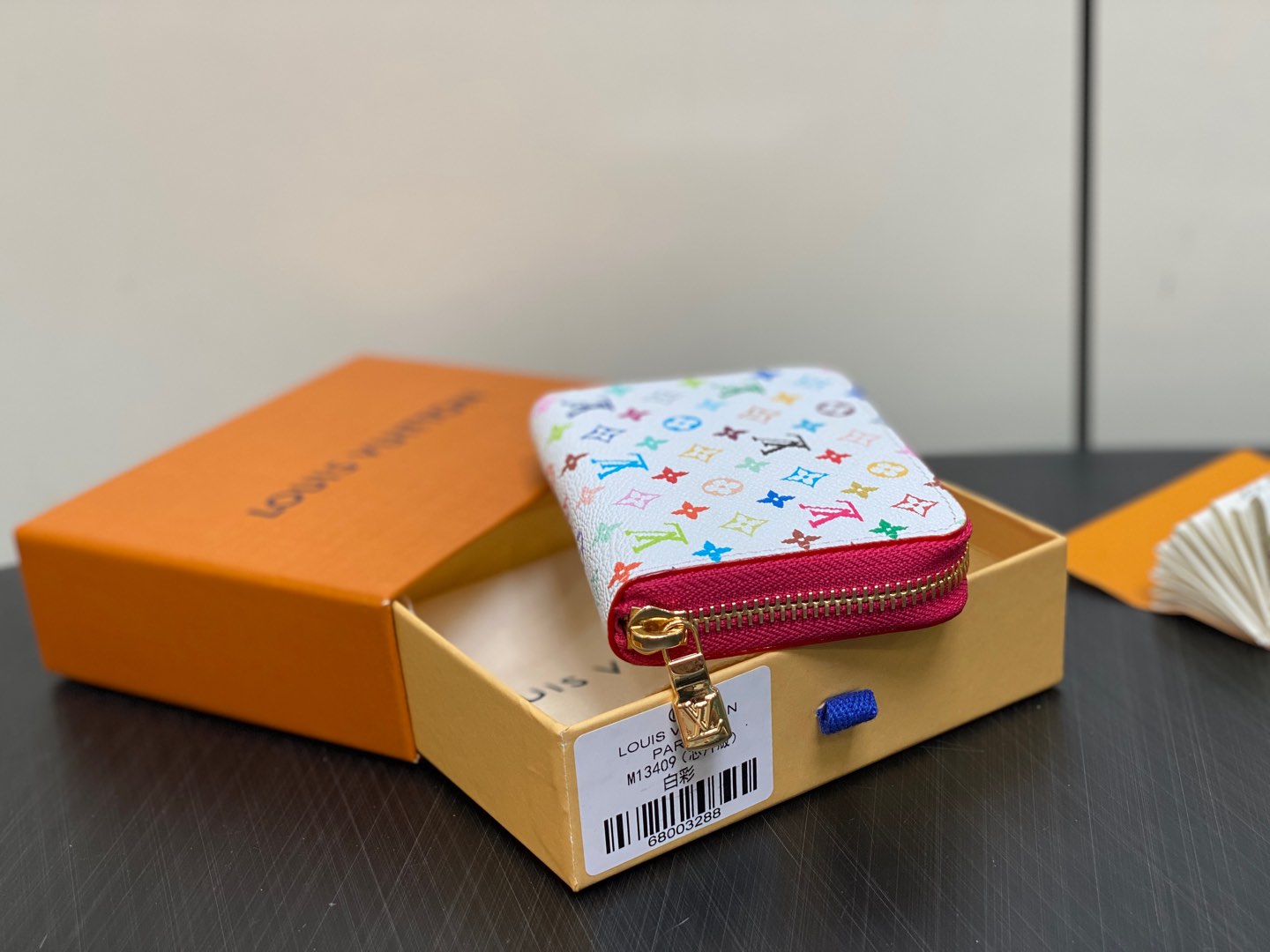 Louis Vuitton ZIPPY Wallet(11 x 8.5 x 2 CM)