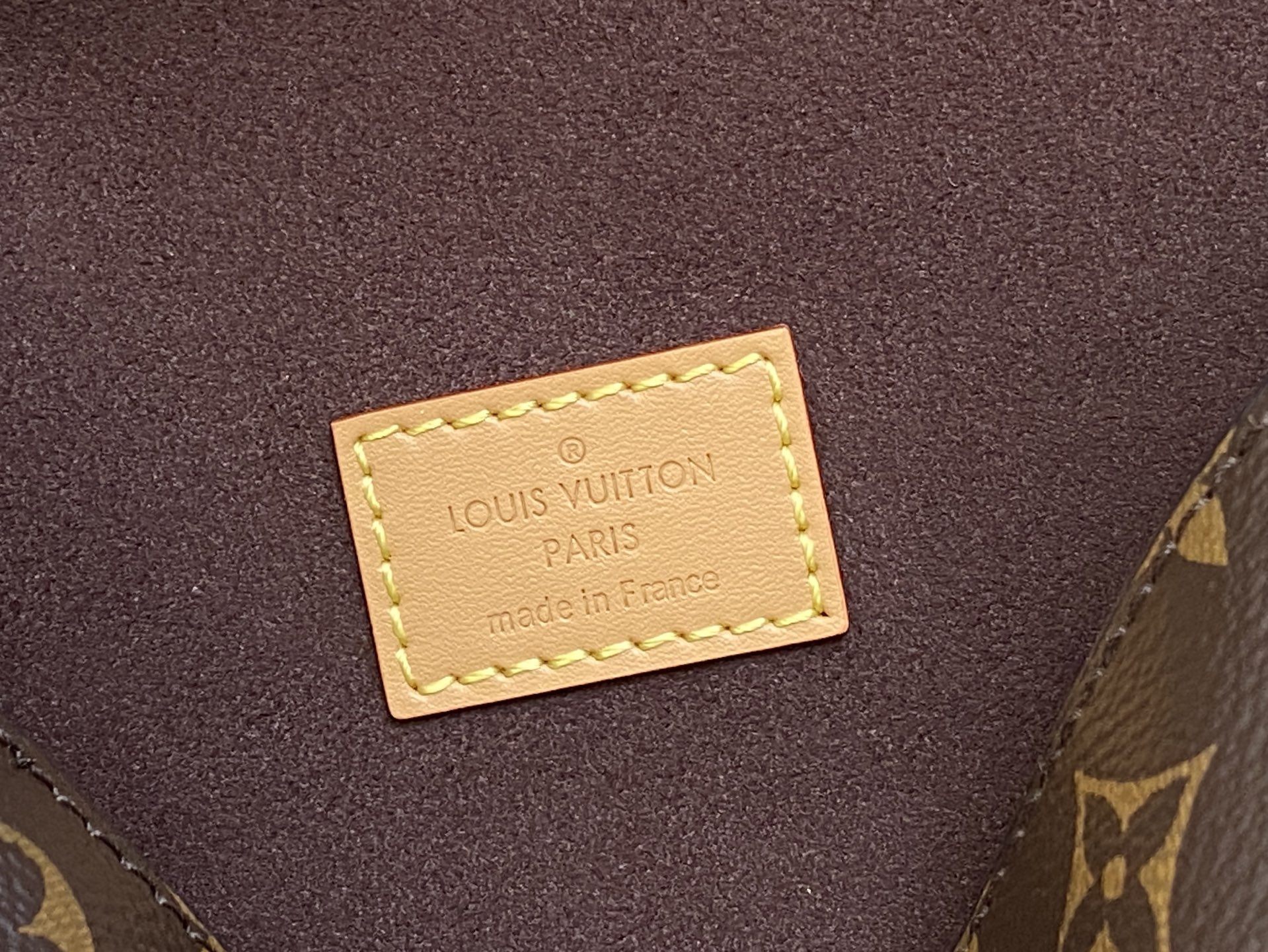 Louis Vuitton Pochette Camille Bag(20.5 x 11x6CM)
