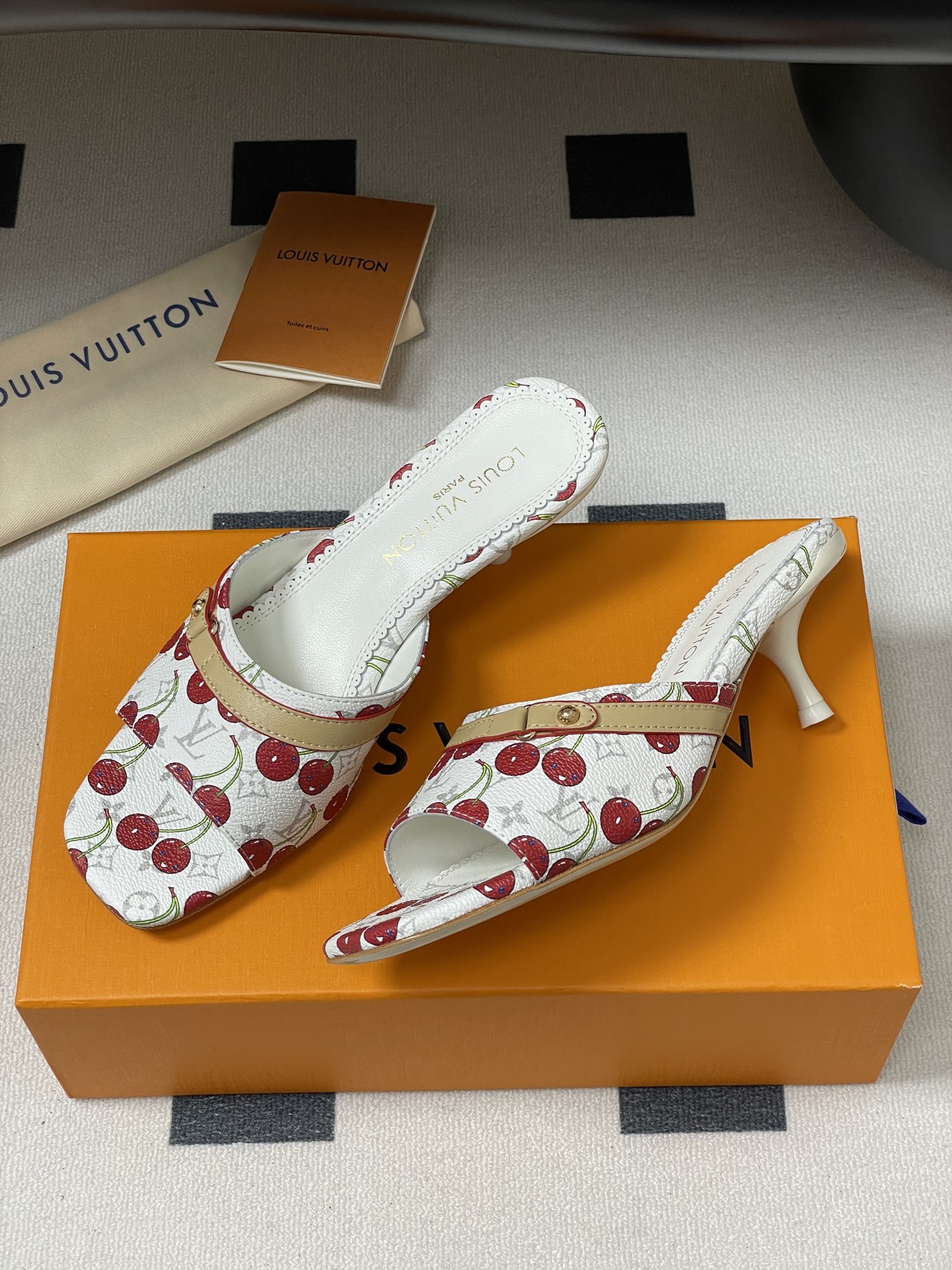 Louis Vuitton X TM Slides(EU35-41)