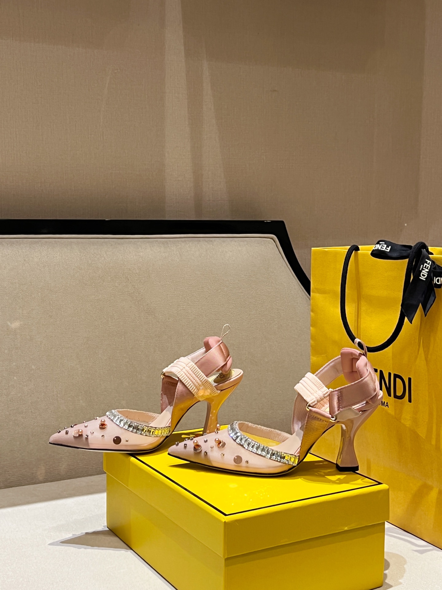 Fendi 2025ss Colibri Heel(EU35-41)