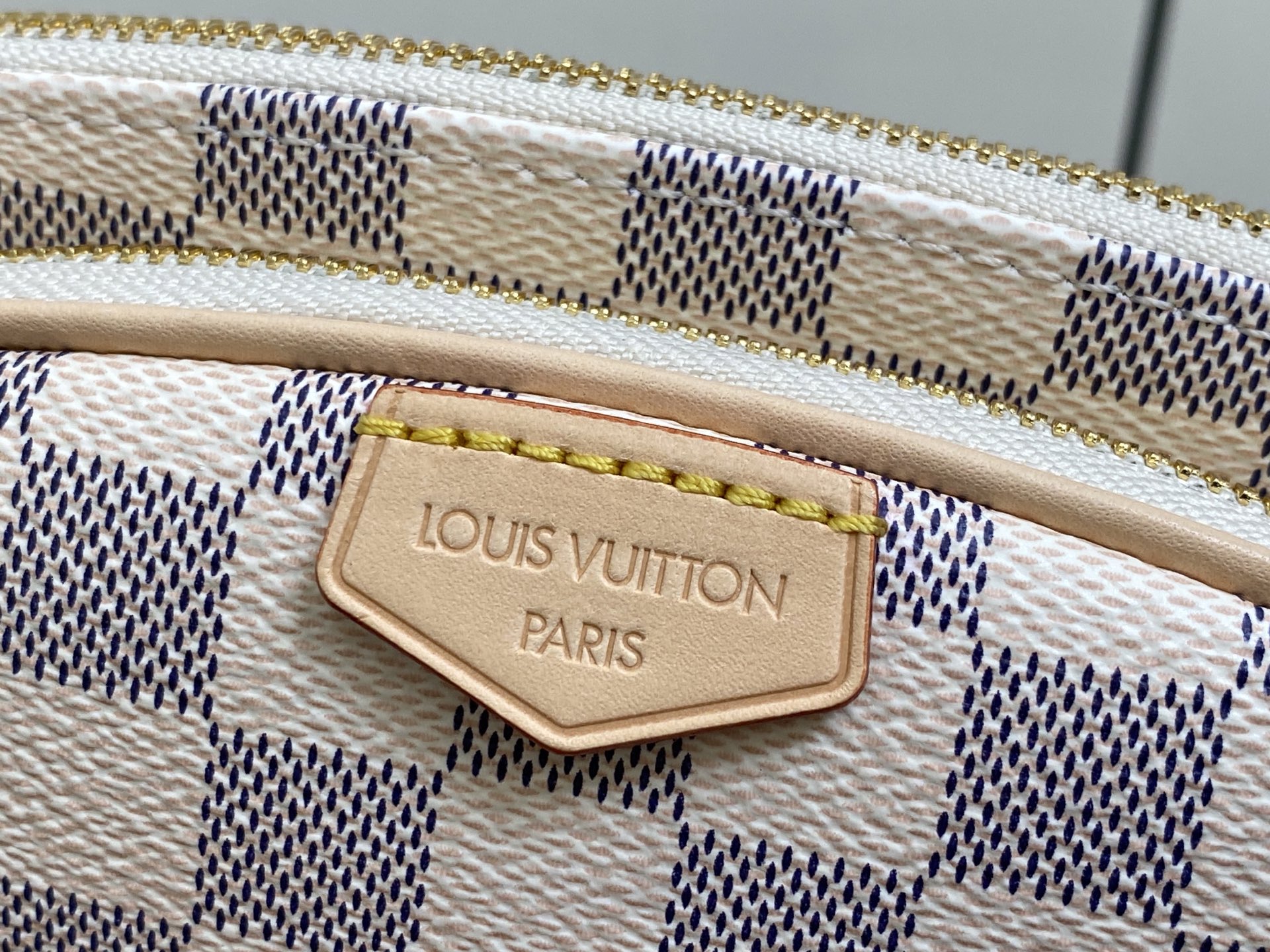 Louis Vuitton Keepit Waist Bag (12 x 6 x 29CM)