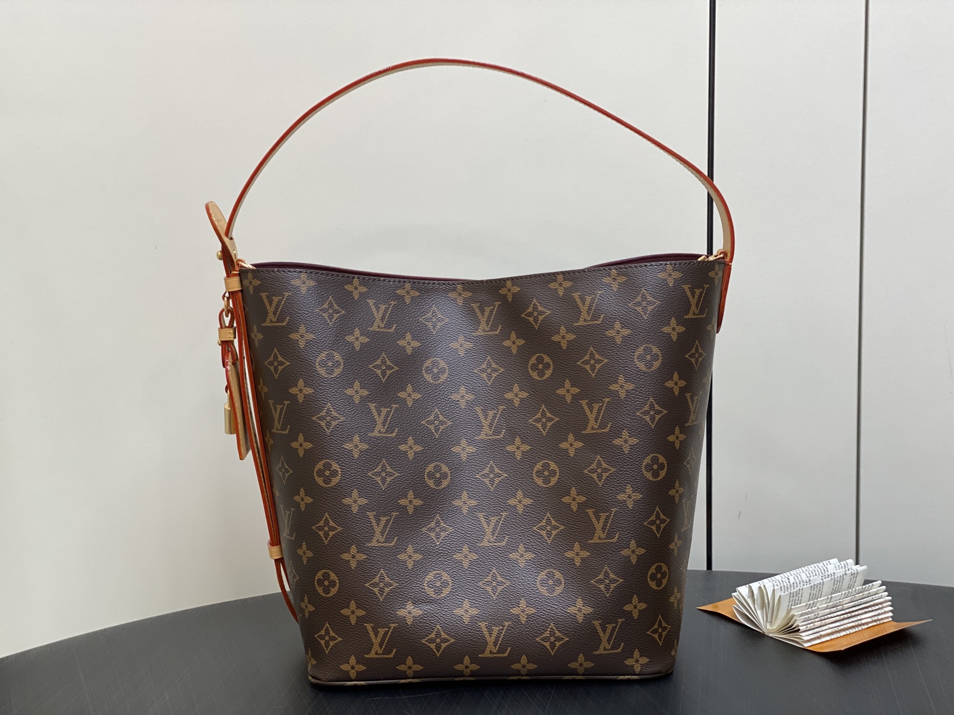 Louis Vuitton All In Bucket31 x 18 x 26CM)