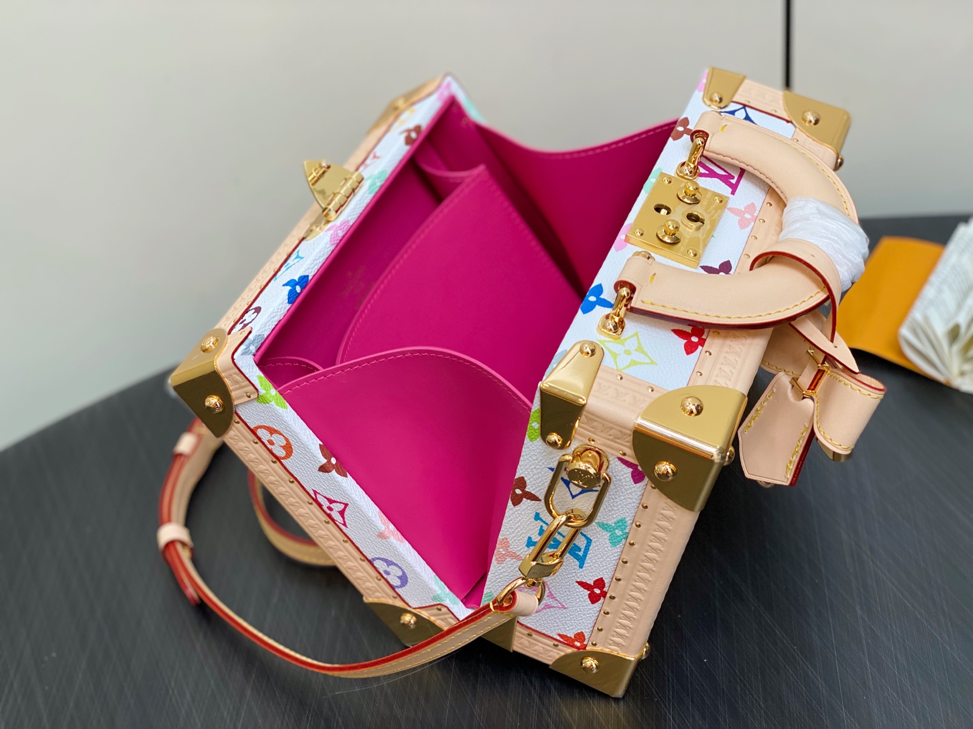 Louis Vuitton x TM Box Bag (22.5x17.5x11CM)