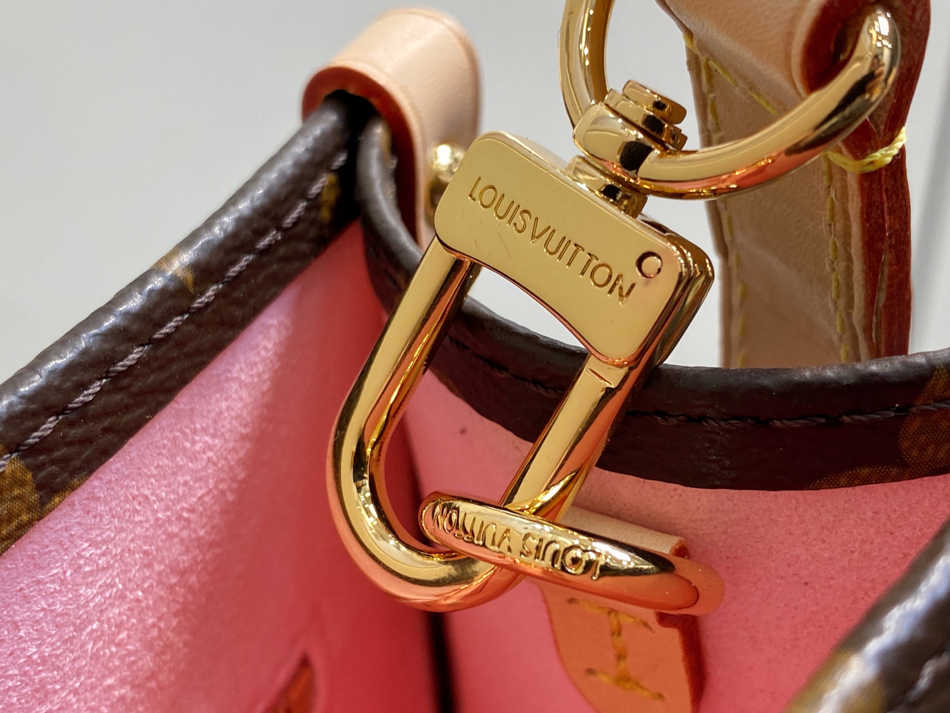 Louis Vuitton Onthego-19 x 11.5 x 25CM