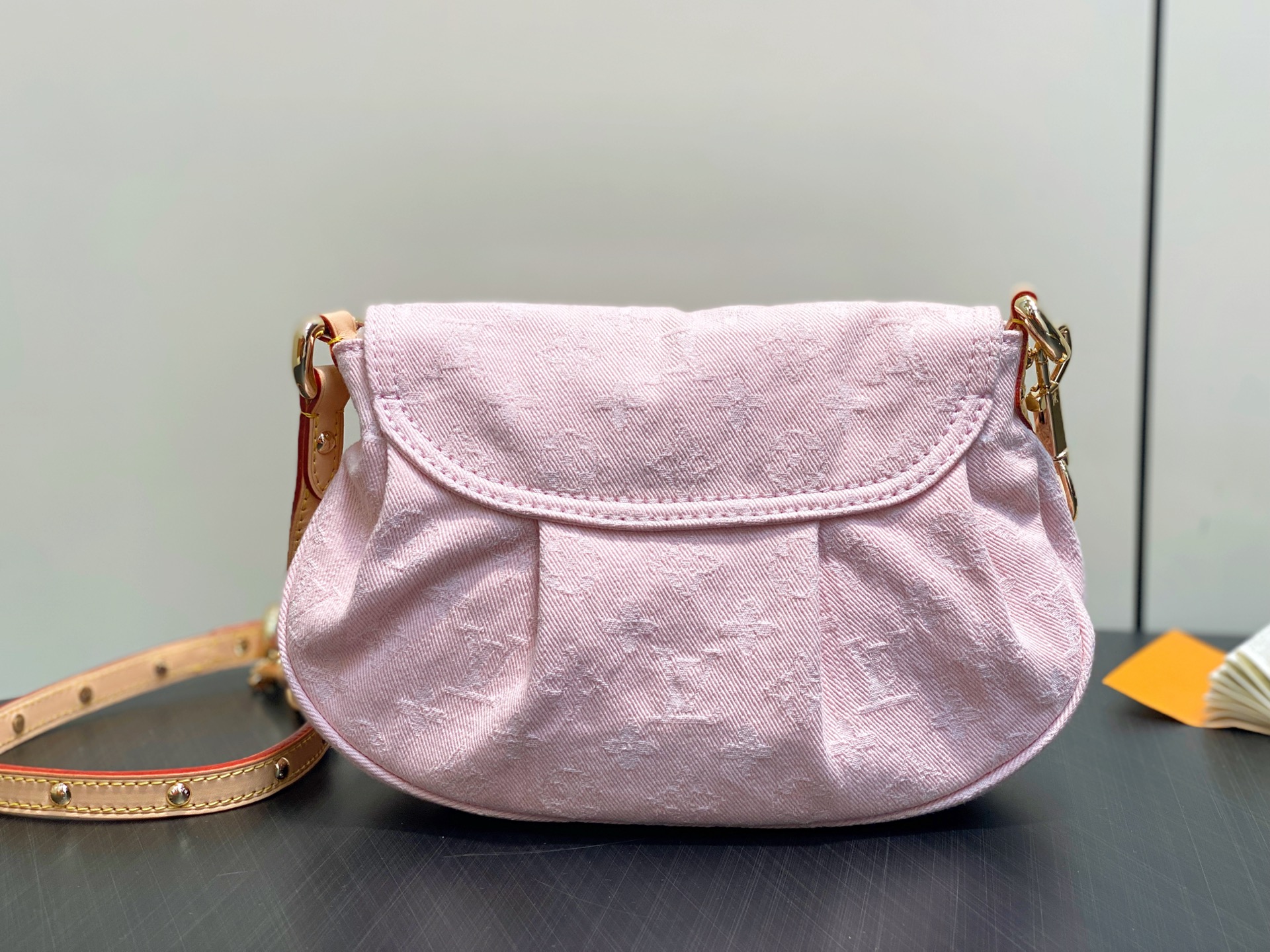 Louis Vuitton Sunset Bag(27 × 18 × 3CM)