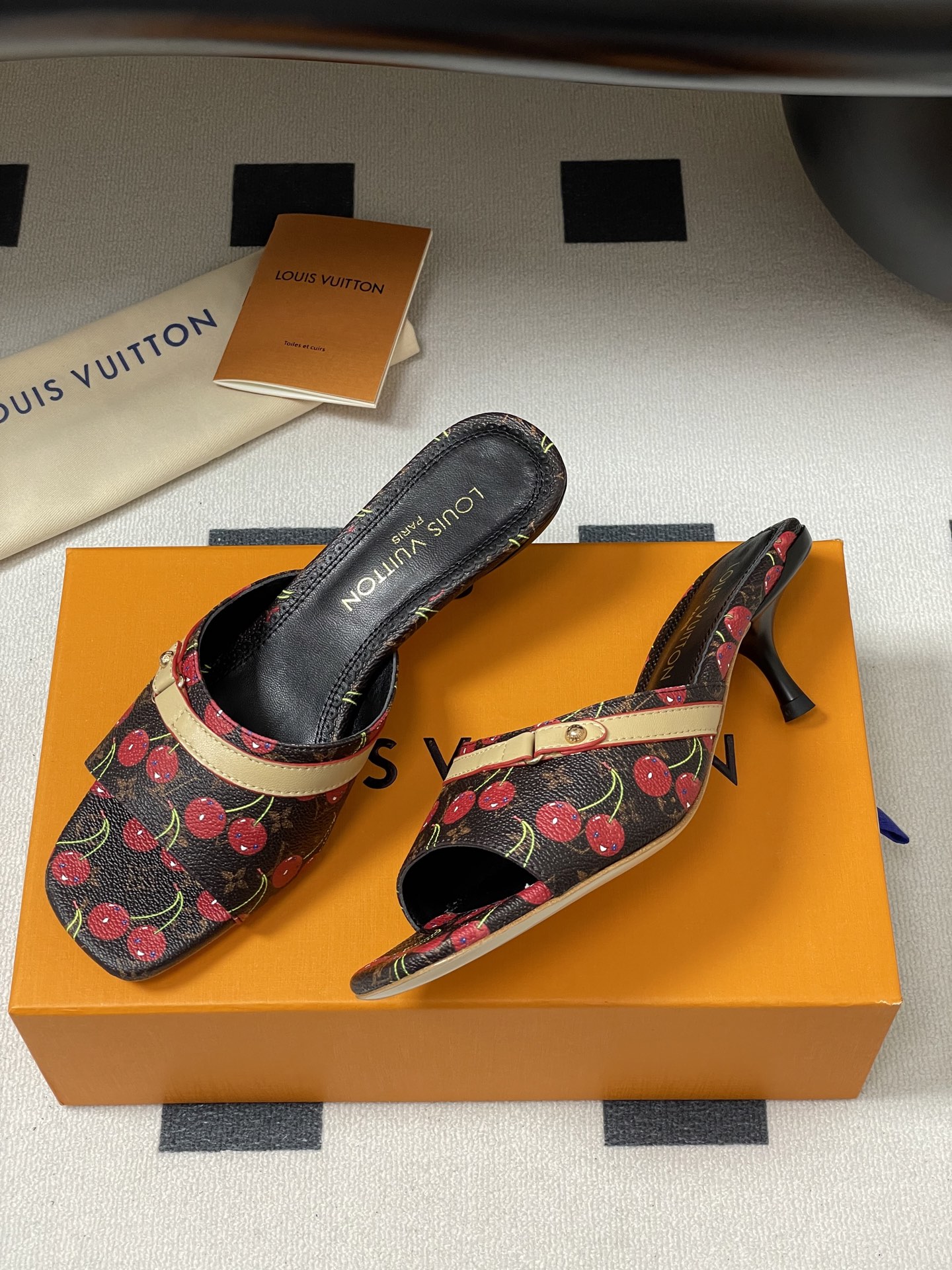 Louis Vuitton X TM Slides(EU35-41)