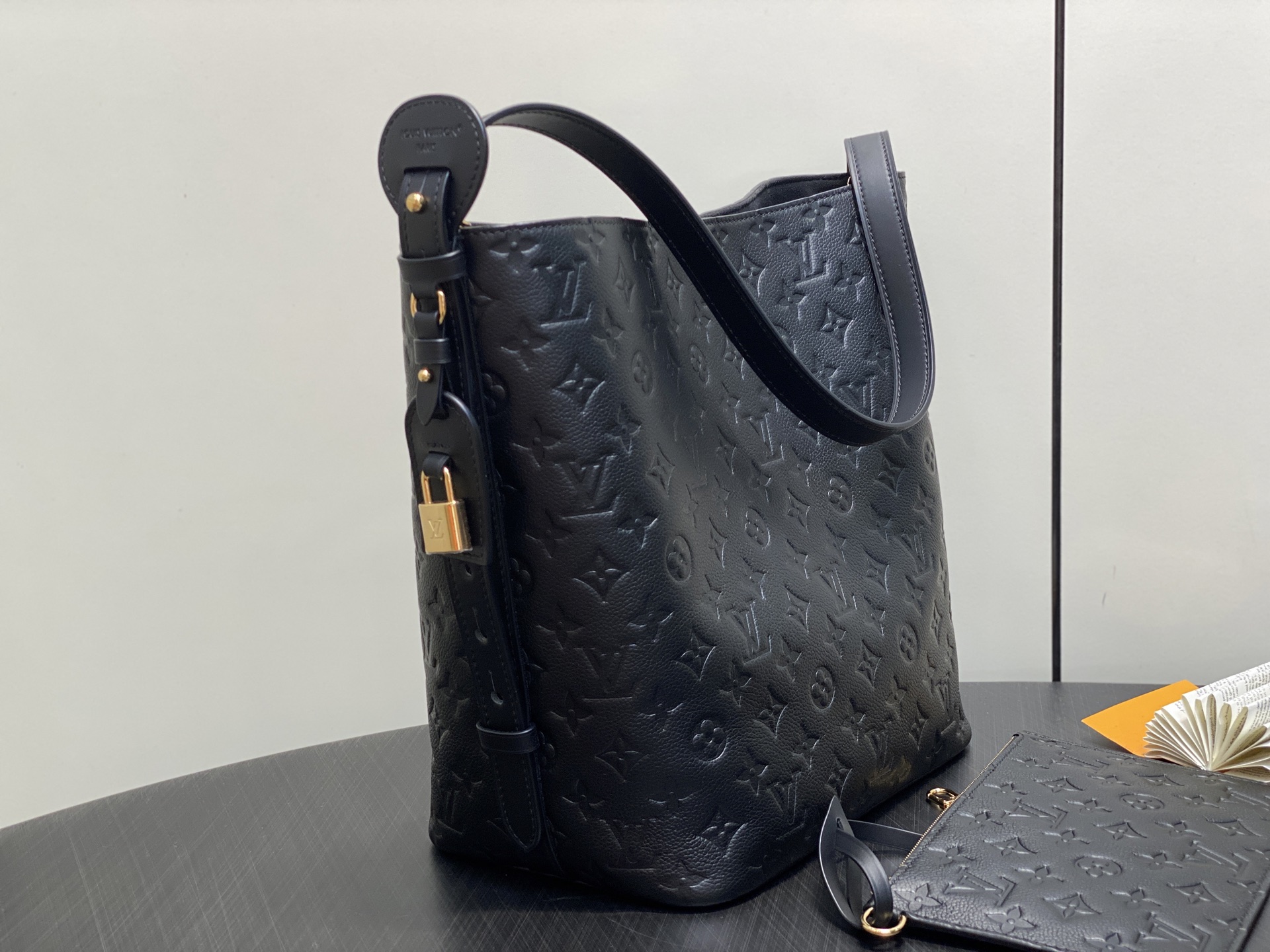 Louis Vuitton All In Bucket(21 x 14 x 6CM)