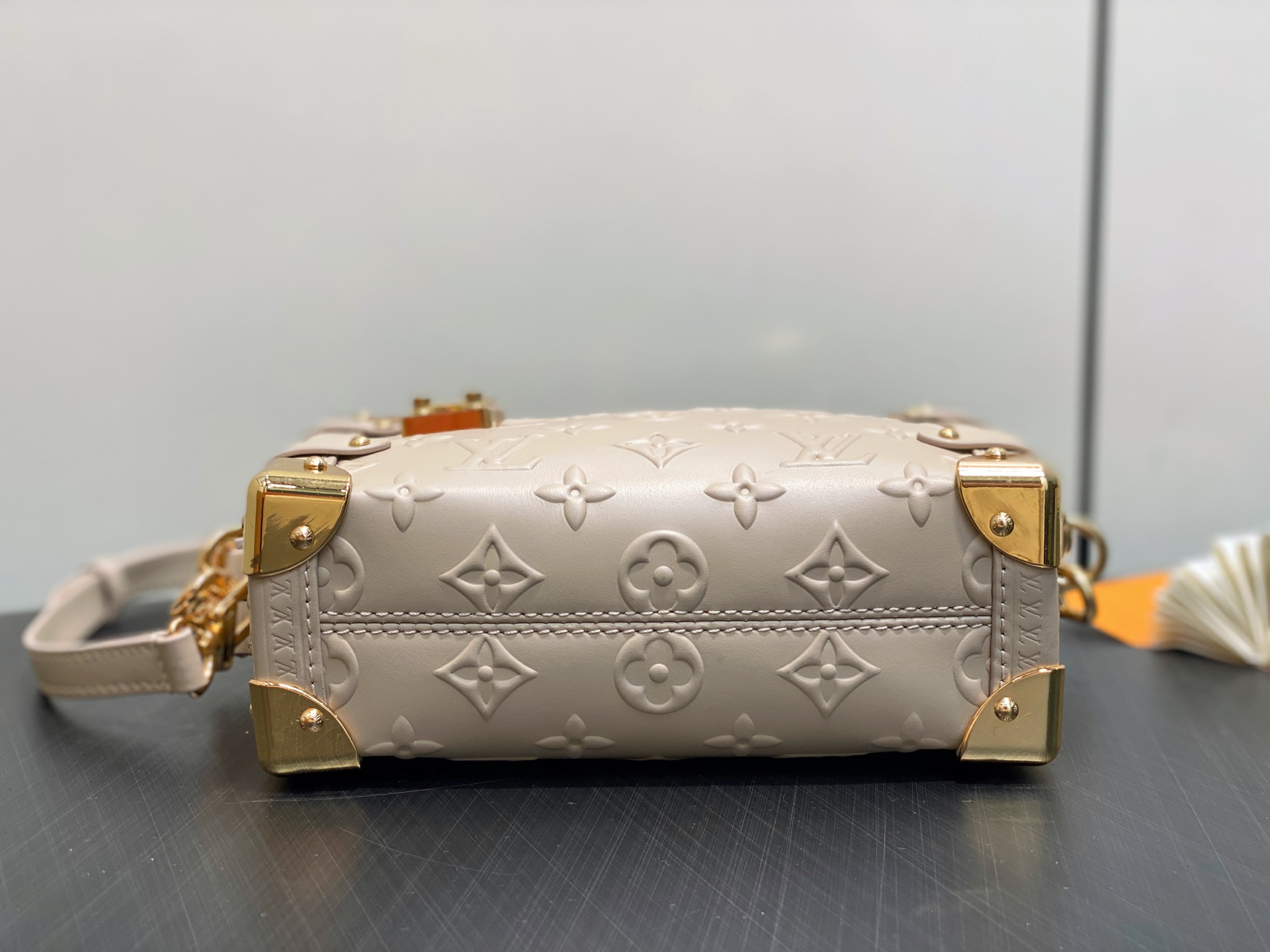 Louis Vuitton Side Trunk Bag (18.0 x 12.5 x 8 CM)