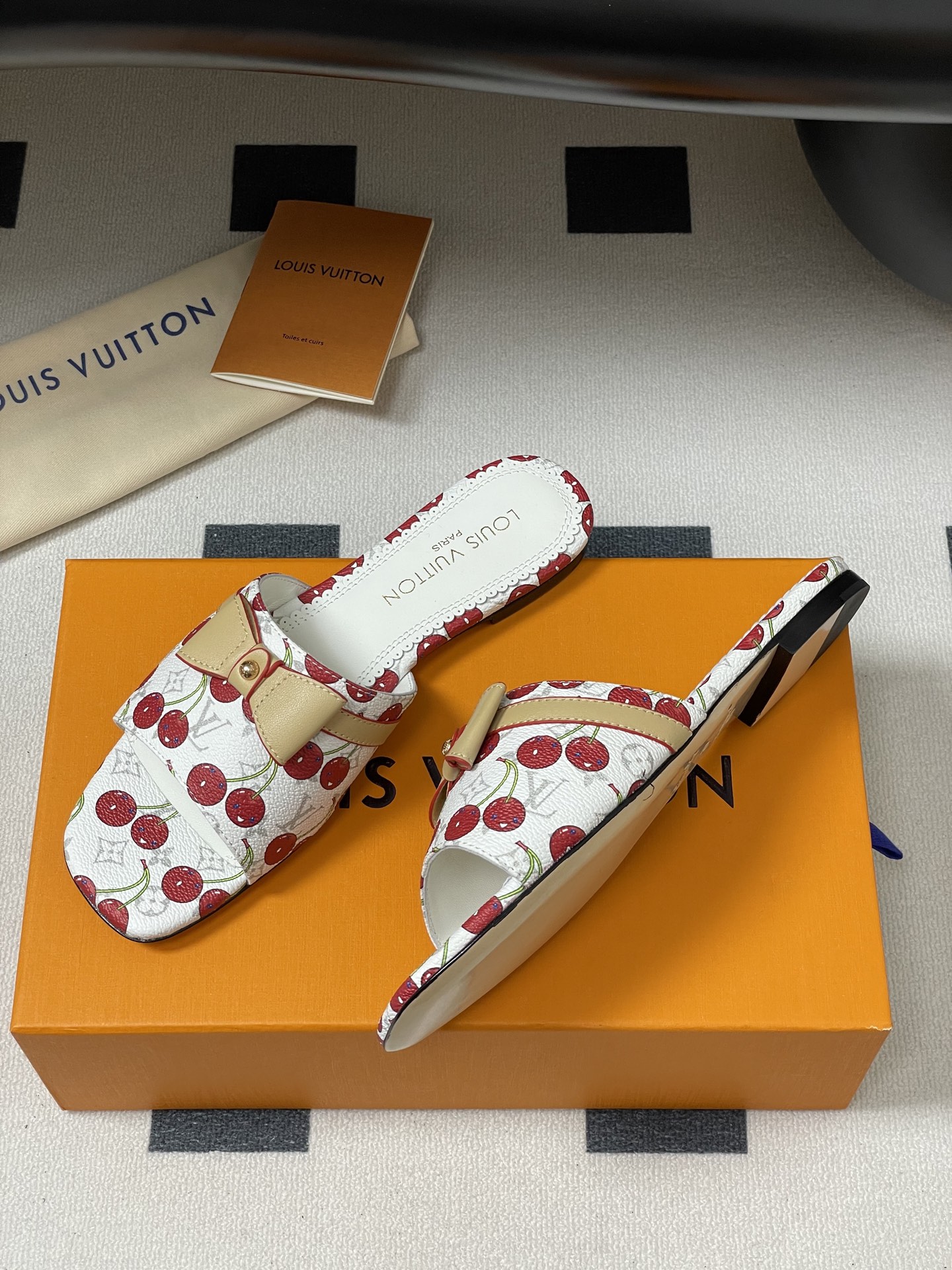 Louis Vuitton Slides(EU35-41)