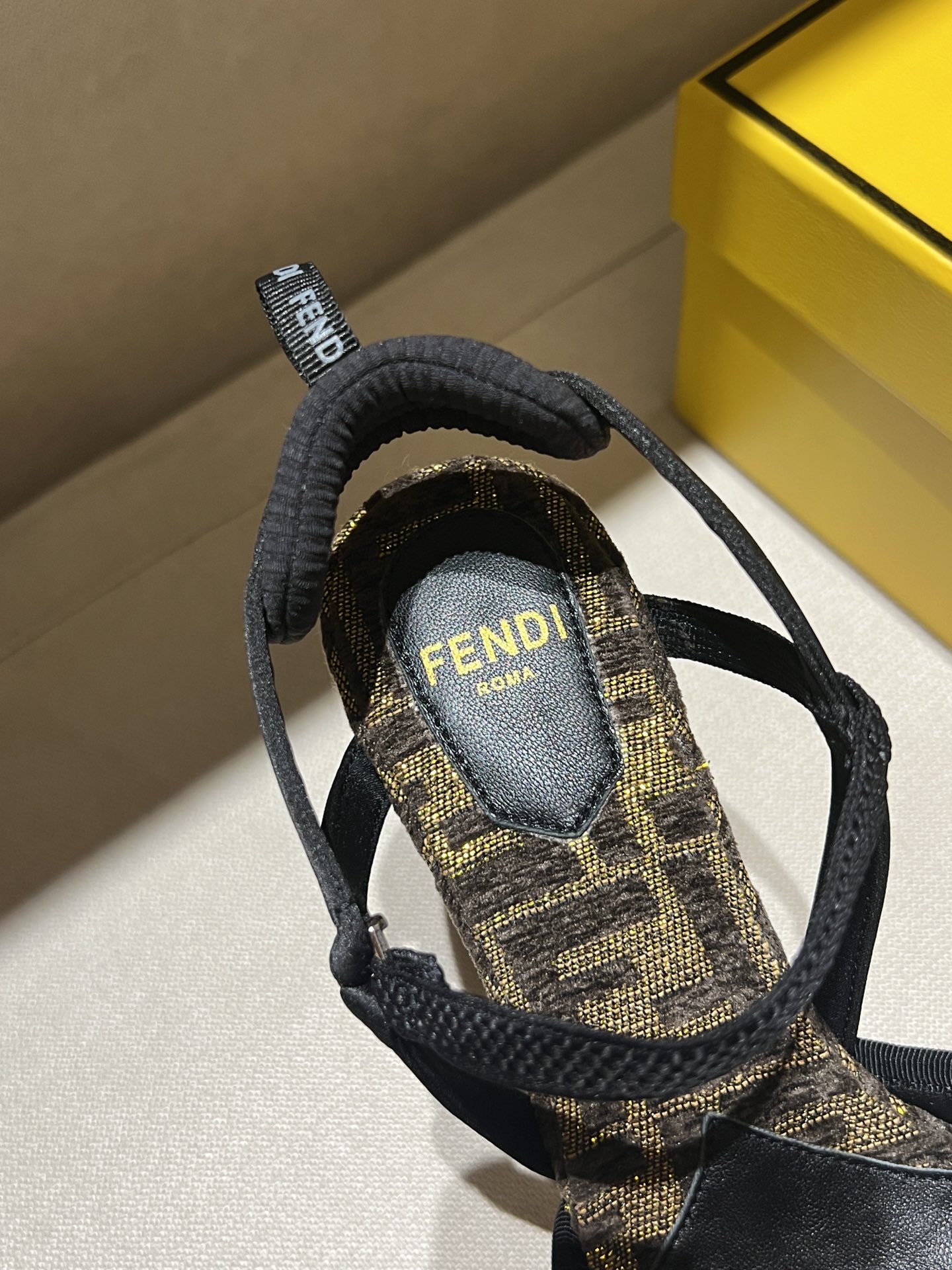 Fendi 2025ss Colibrì Lite Heel(EU35-41)